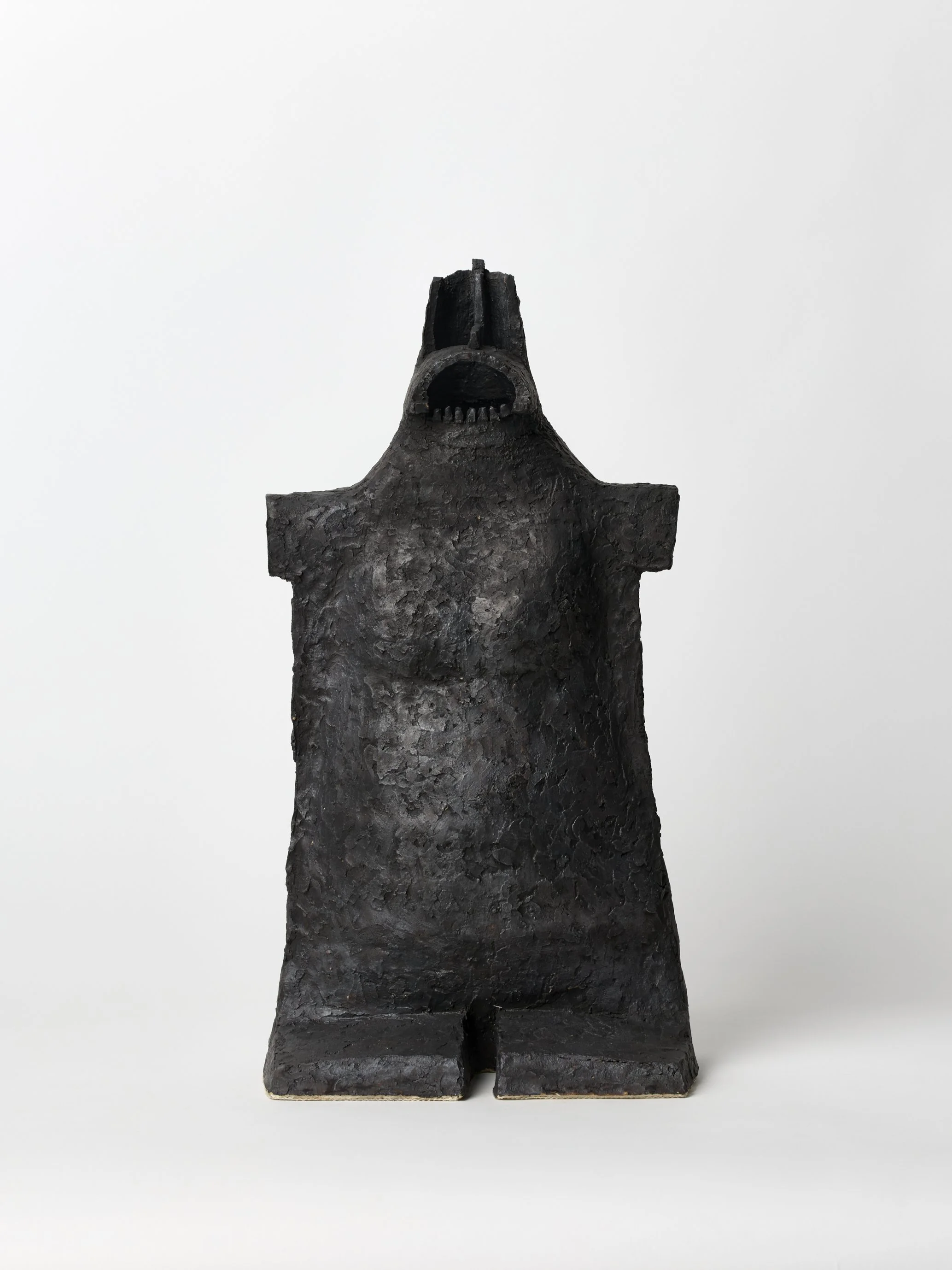 Keiji Ito;
人 Human, 2024;
Ceramic;
59 x 31 x 25.5 cm;
23 1/4 x 12 1/4 x 10 in.