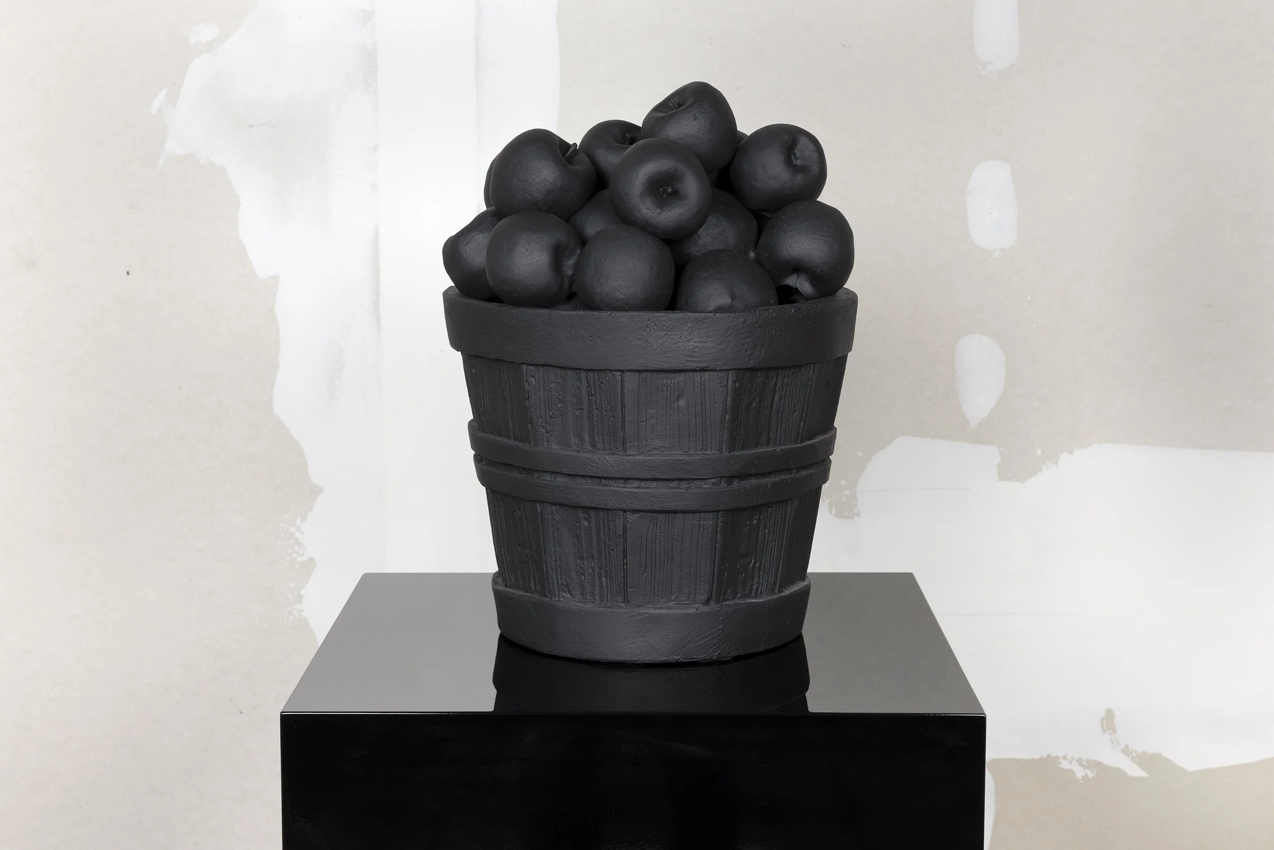 Jaylon Hicks;
g, 2026;
Lacquered cast aluminium;
44 x 34 x 34 cm;
17 3/8 x 13 3/8 x 13 3/8 in.