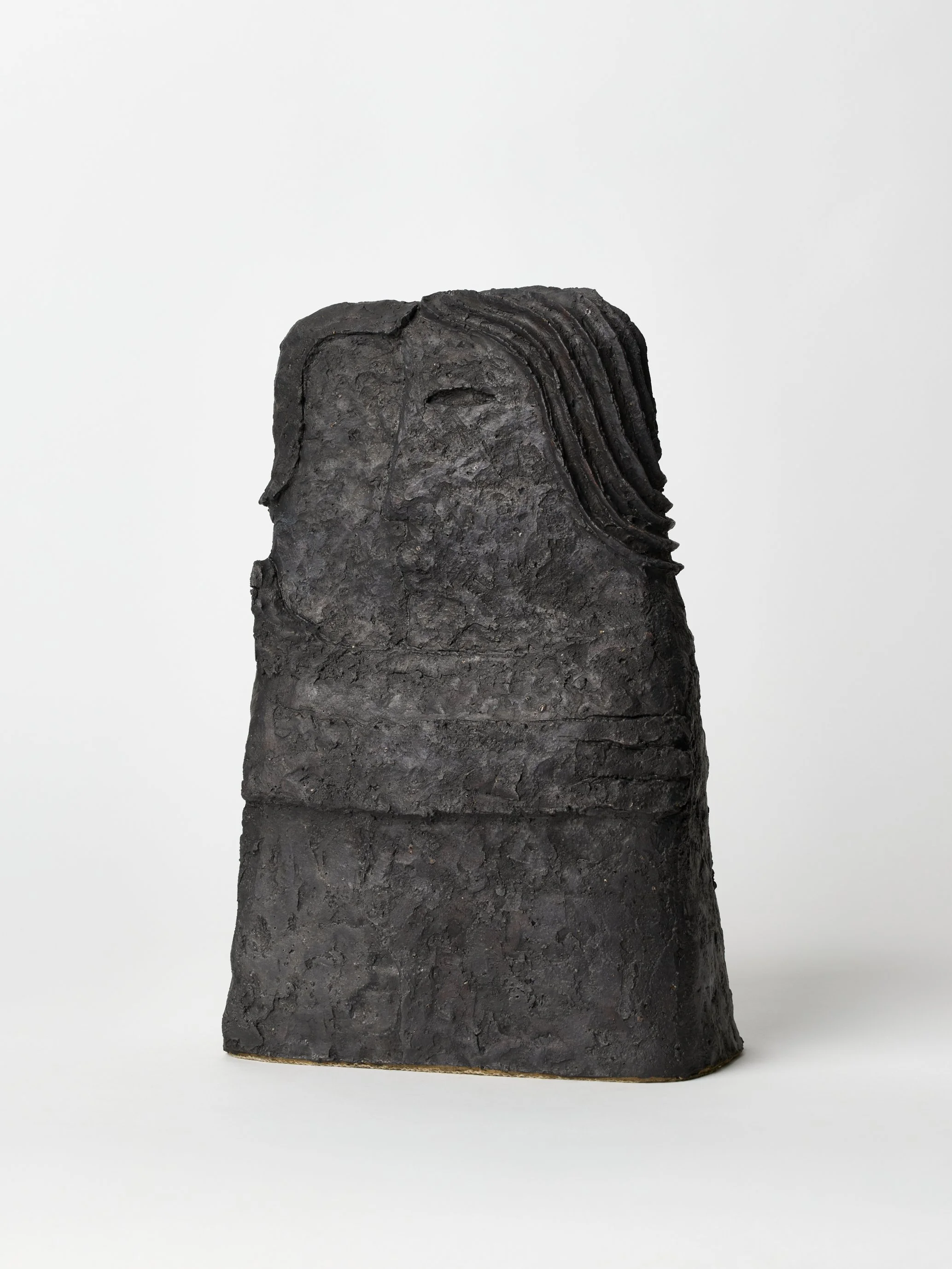 Keiji Ito;
抱擁 Embrace, 2010;
Ceramic;
43 x 28 x 15.5 cm;
16 7/8 x 11 x 6 1/8 in.