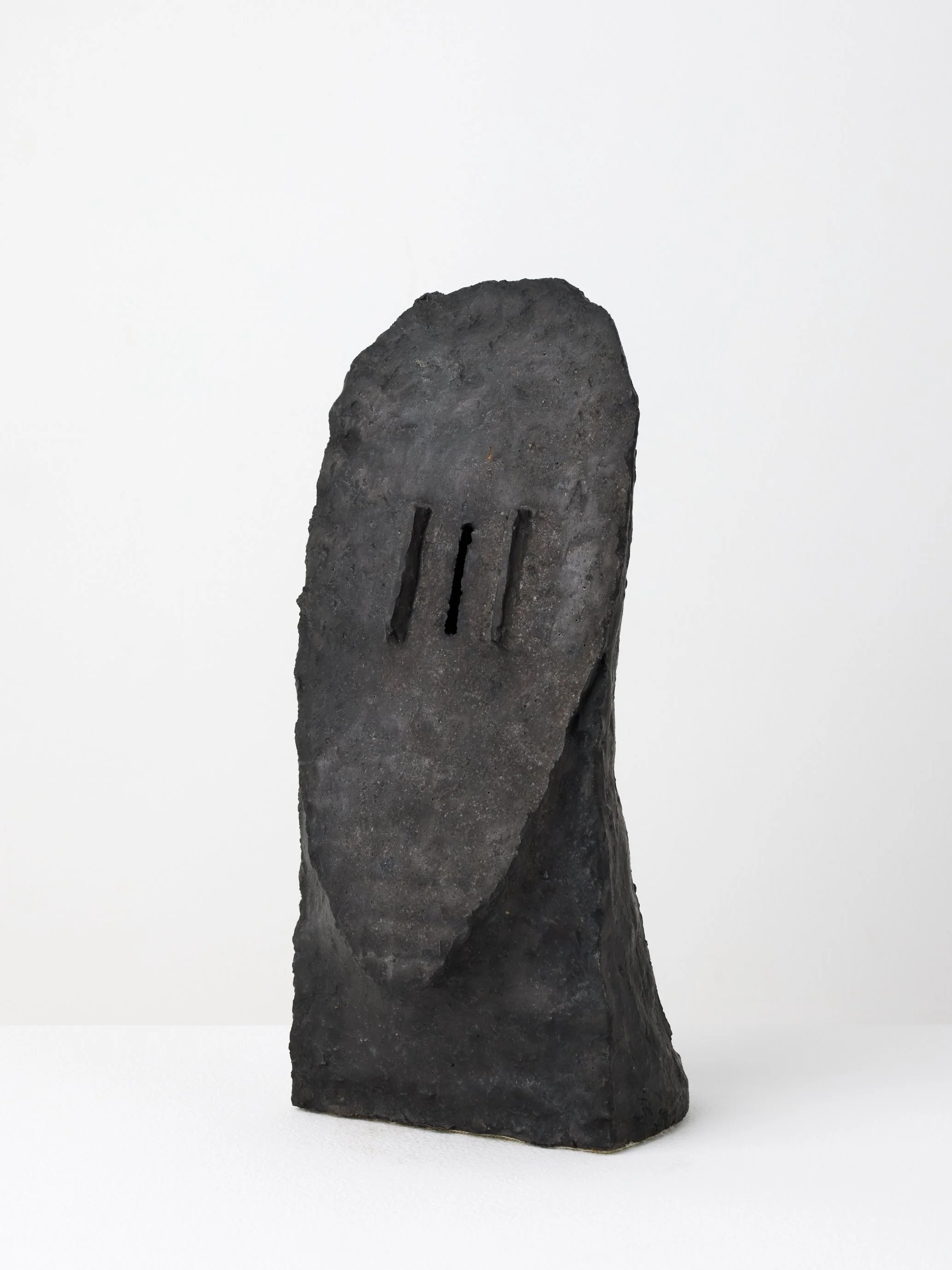 Keiji Ito;
顔 Face, 2015;
Ceramic, glaze;
30.4 x 14.7 x 14 cm;
12 x 5 3/4 x 5 1/2 in.