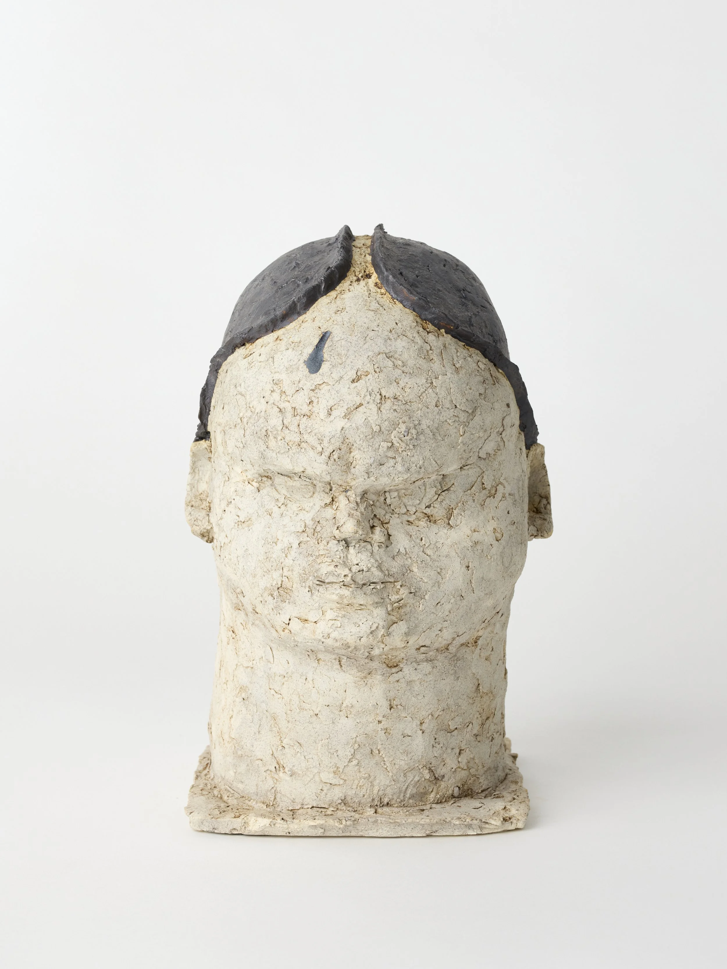 Keiji Ito;
少女 Girl, 2024;
Ceramic;
27.5 x 16.8 x 18.7 cm;
10 7/8 x 6 5/8 x 7 3/8 in.