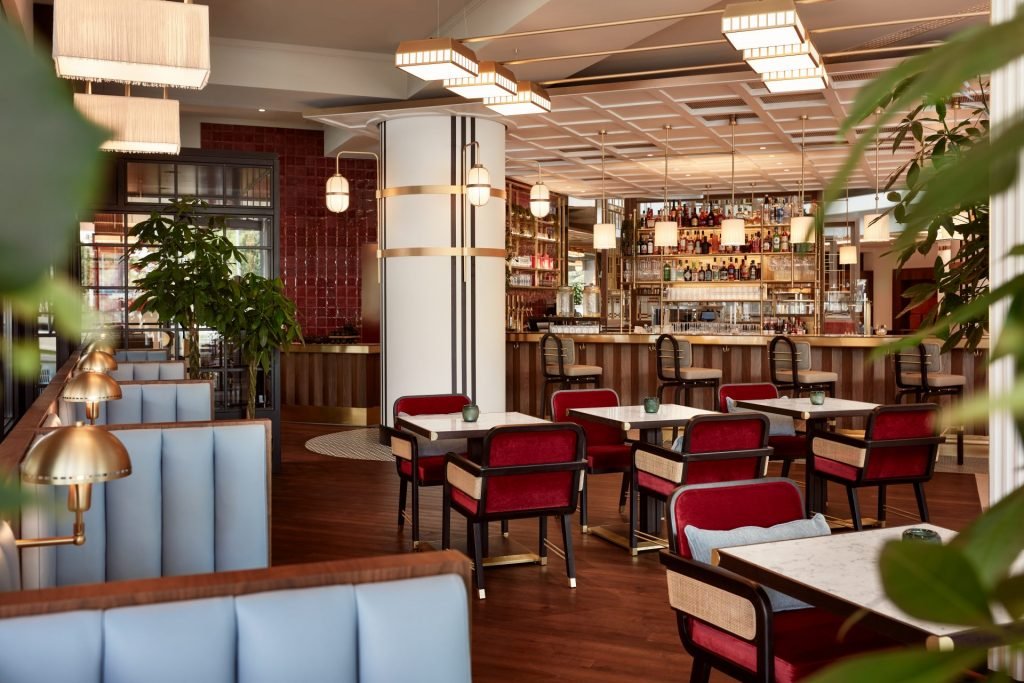 HILTON_BAR2.jpg