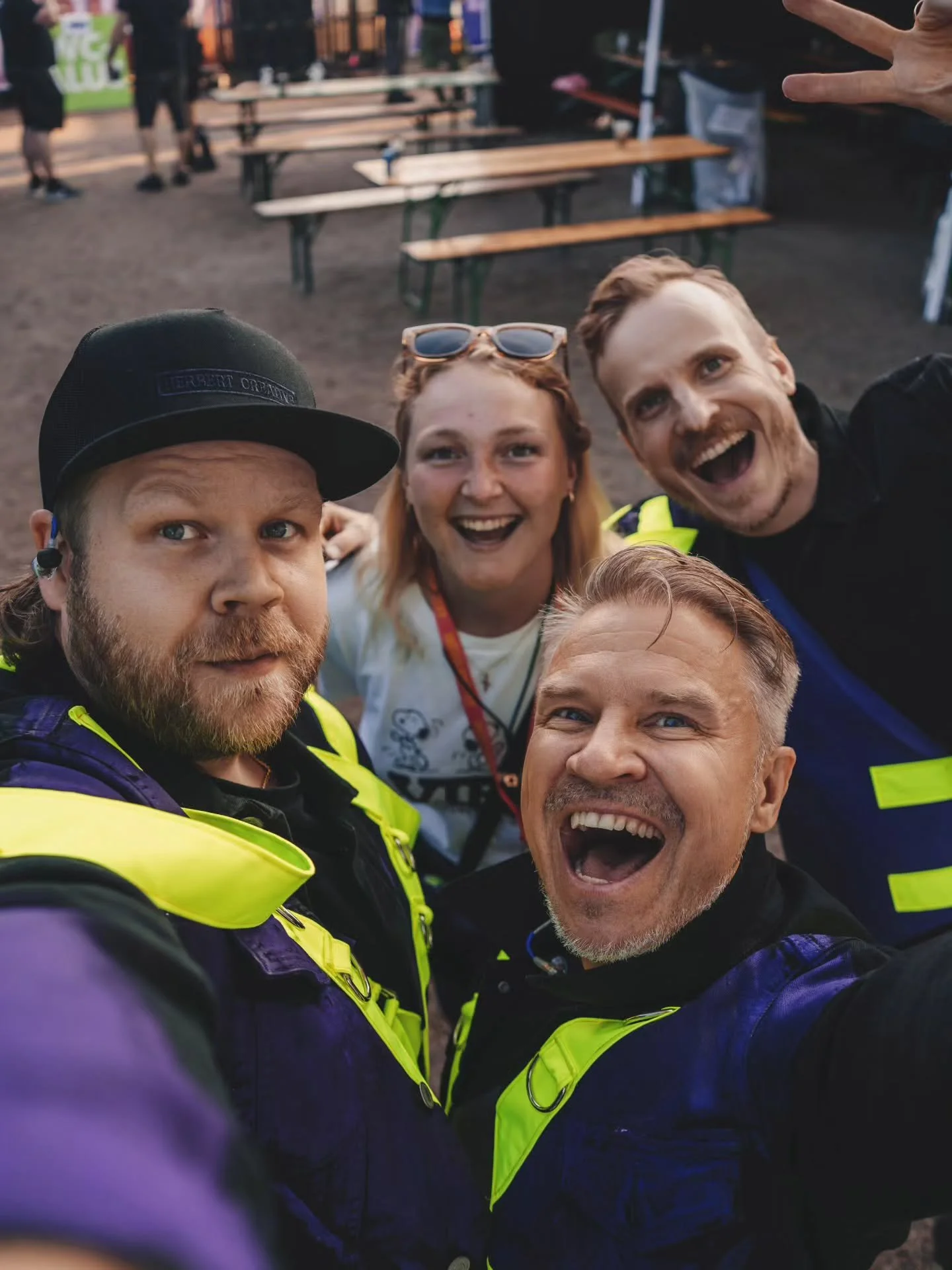 Kiitos Vauhti Kiihtyy Vantaa! Paljon hauskoja kohtaamisia ja ihan kreisibailut priorityteltassa.🤩💥 Vauhti kiihtyy festareilla artisteista pit&auml;&auml; b&auml;kk&auml;rialueilla huolta kertakaikkisen huippu tyyppi Sara-Maria!🥰🥰🥰 

#lumottuapin