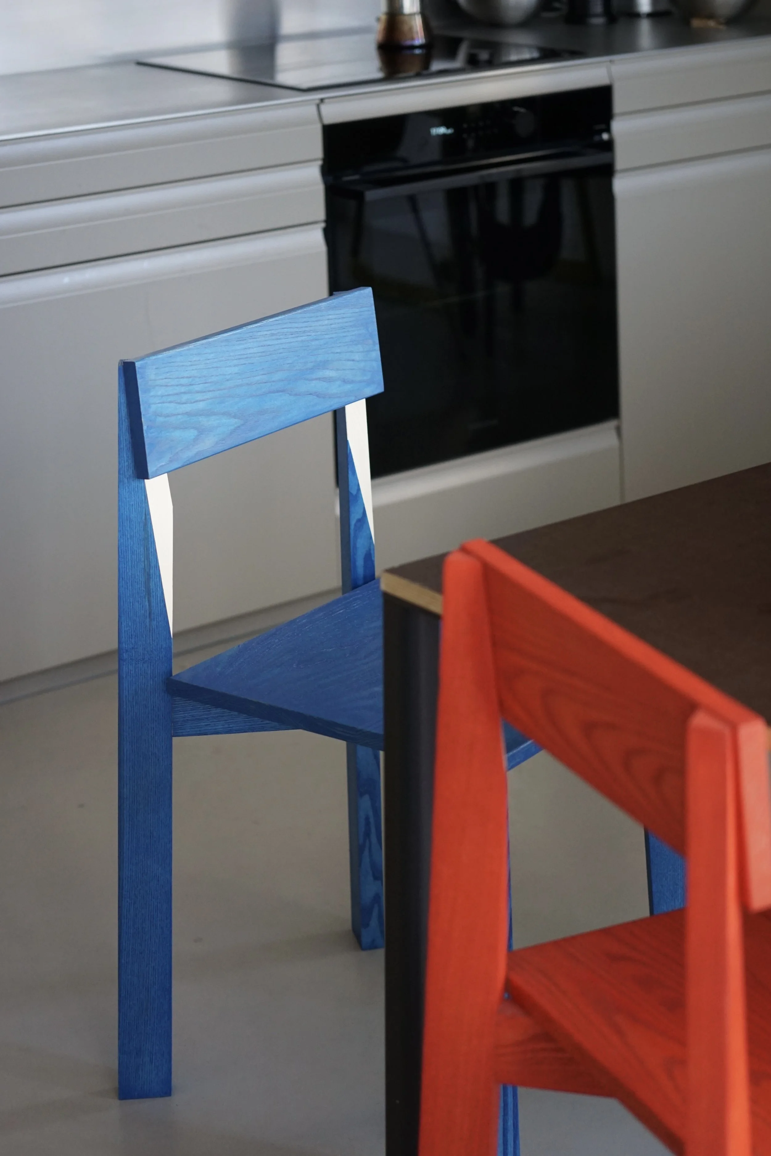 chair-blue.JPG