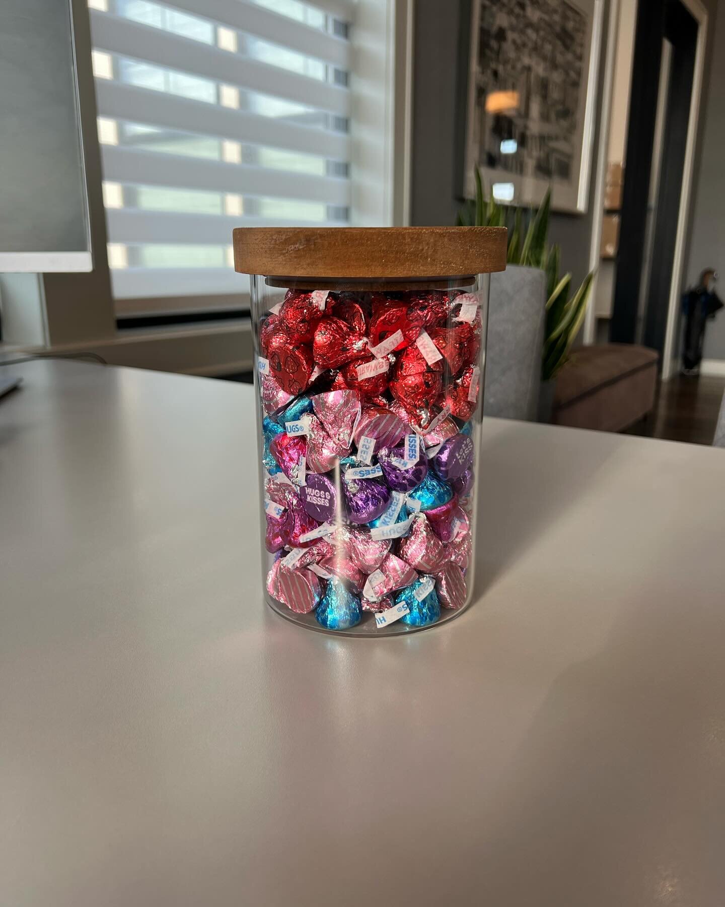 Love is in the air 💘

Guess how many kisses are in the jar to win this Valentines gift basket + gift card for a couples massage! First person to guess the correct number or closest guess by Wednesday 2/14 will win!!

*Current residents only