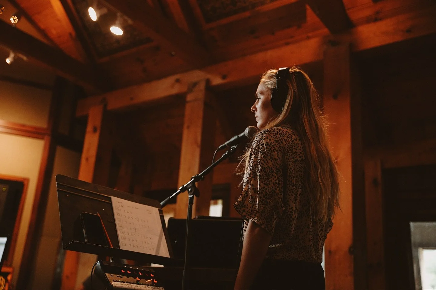 Been busy making the thing. 
Good things take time. &amp; that&rsquo;s alright 🧡

📸 @thegrizzlymedia 

#studio #songwriter #nashville