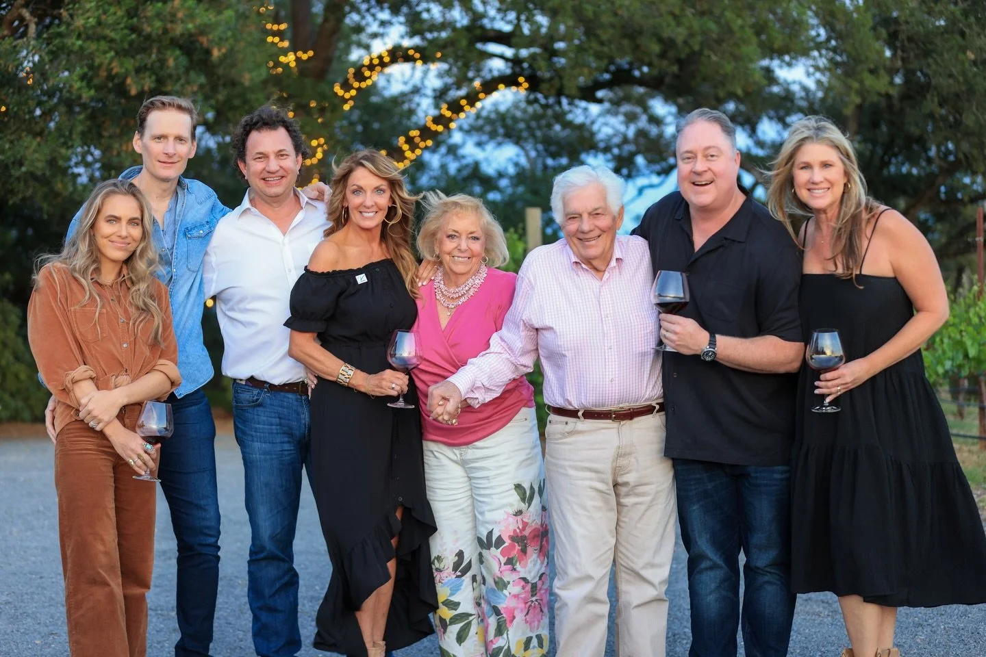 Quick trip to Healdsburg to play at @calegarivineyards for the @eventsvfoundation @epicsonoma . Was a beautiful night for a beautiful cause with some fantastic wineries and incredible food prepared by chef @chefcharliepalmer .

🧡 

📸 @willbucquoy