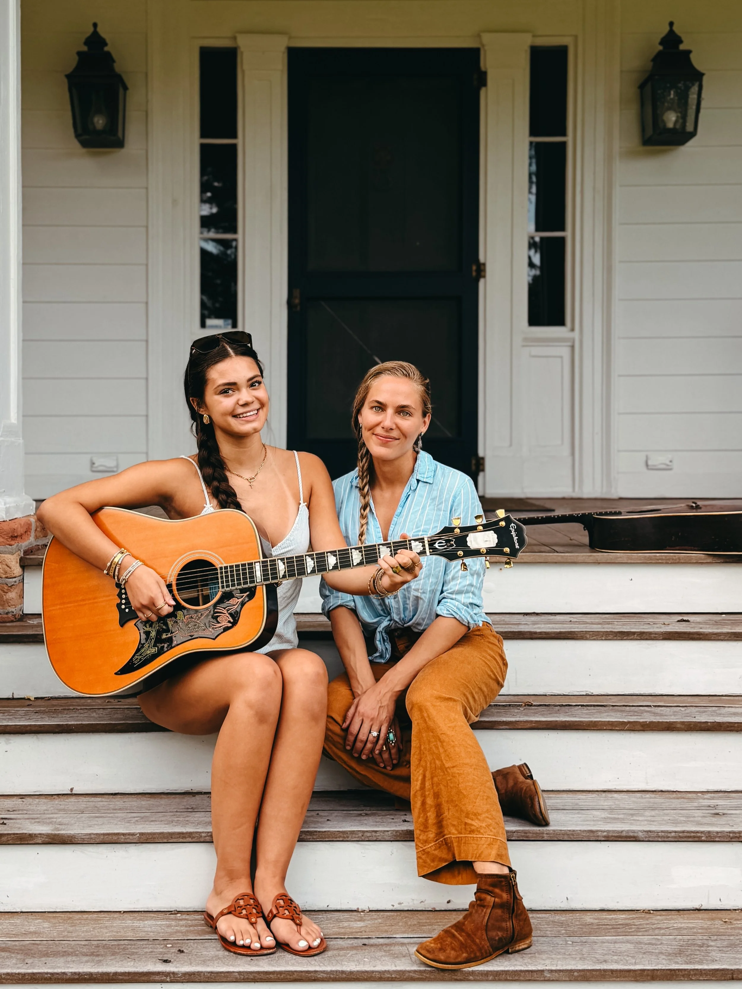 Just got back to Nashville after a writing retreat with miss @theavaotto at Frogden.

Her first solo trip ✔
First time to Charleston ✔
First oysters, shrimp cocktail, dolmas &amp; more foods ✔

Watched some documentaries, stared up at the sky, watche