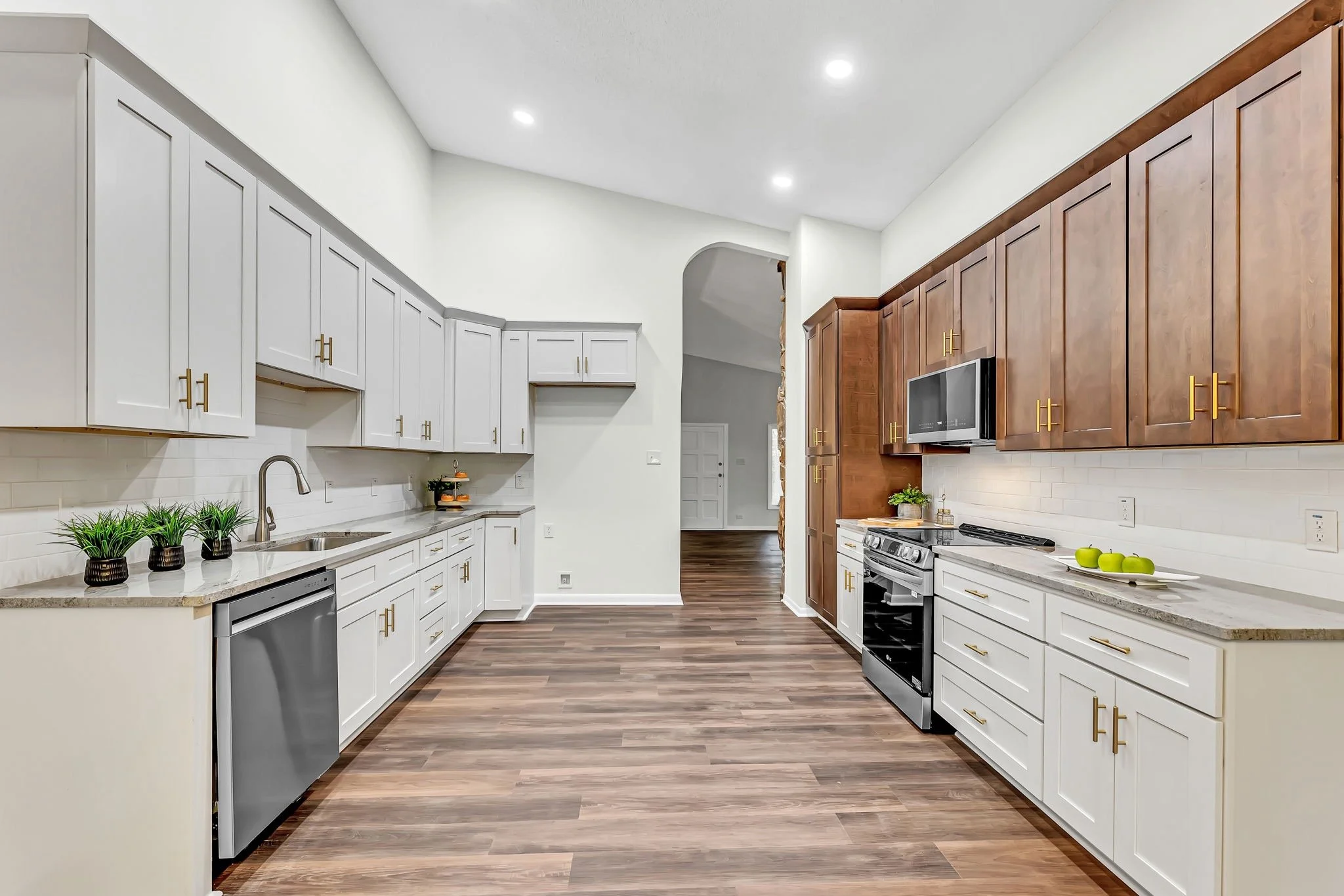 Sonoma Kodiak and Design White