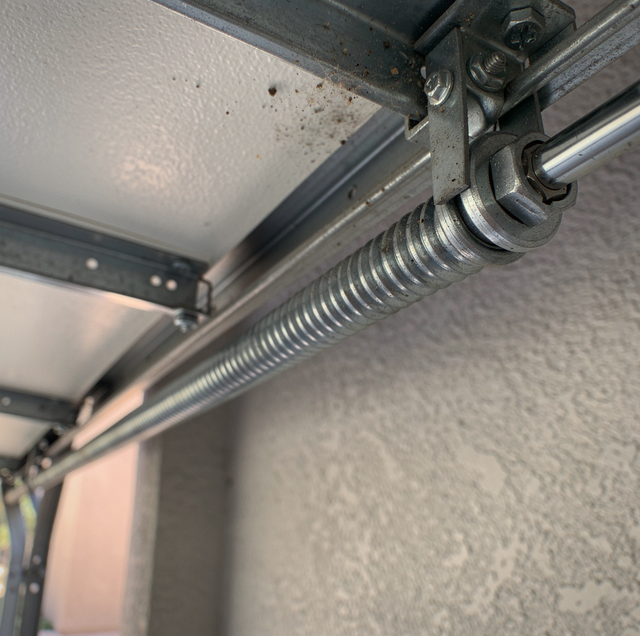 Belt-Drive vs Screw-Drive Openers: The Rod Runs on Grease