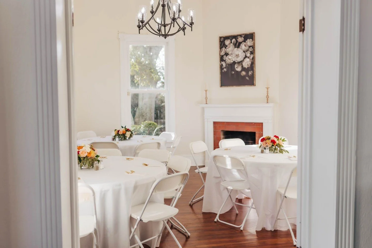 What would you create here? ✨

South Elm Events in Downtown Commerce blends historic beauty with endless potential.

Imagine a bed &amp; breakfast with cozy guest rooms&hellip;
A chef-driven restaurant with private dining upstairs&hellip;
Or a charmi