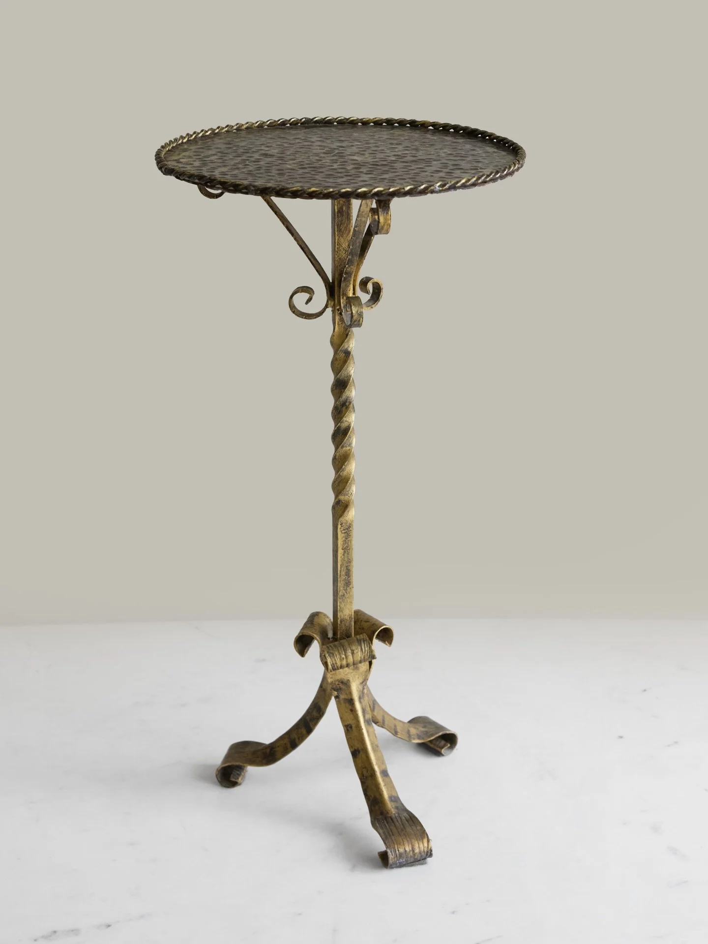 Part 2 | A few more favorite pieces we found in 2025 because we can&rsquo;t narrow them down! (I still think about the iron Spanish cocktail table) Can&rsquo;t wait to share with you what we have in store this year! 

Antiques
London
Furniture 
Homew