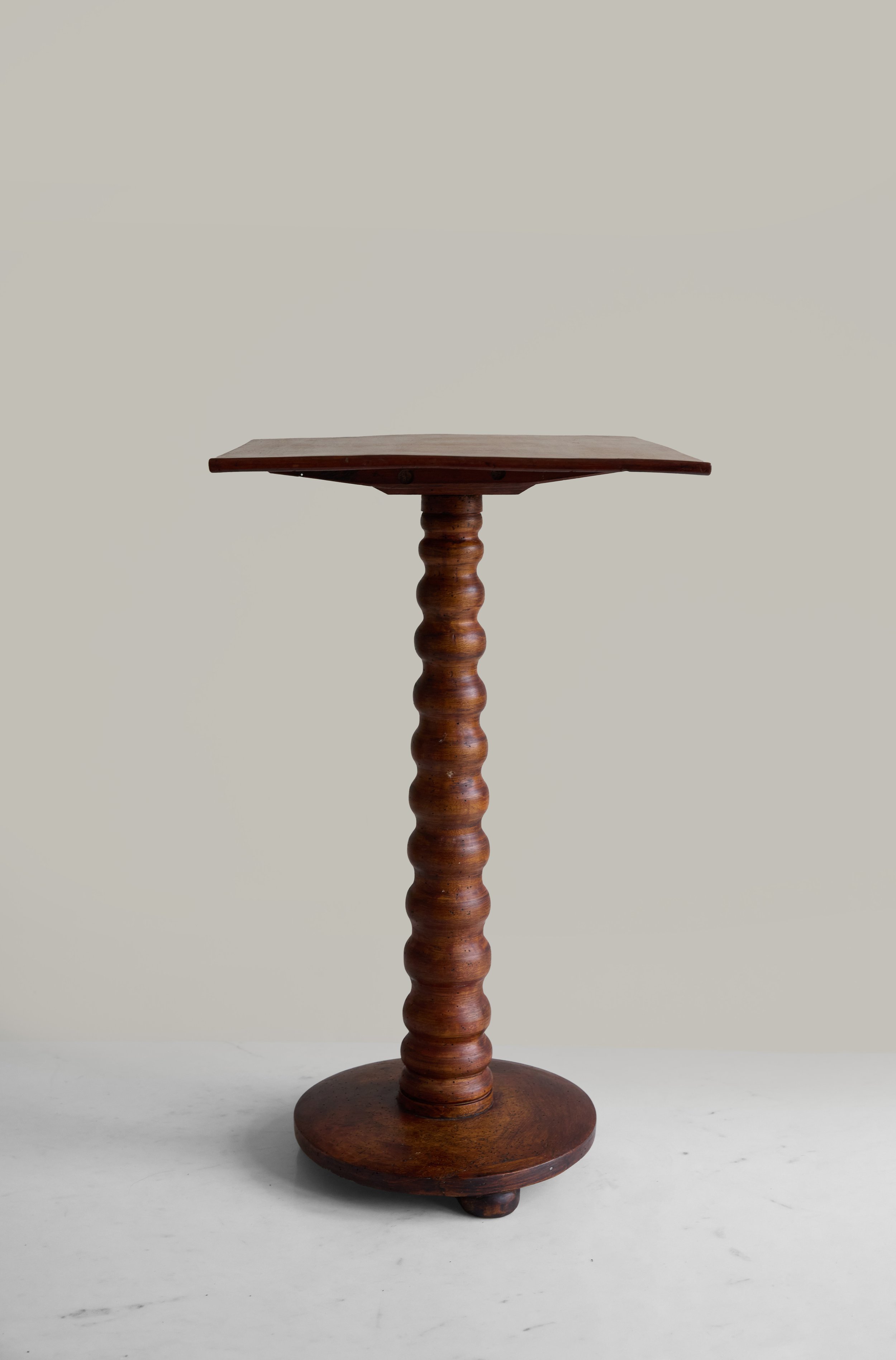 bobbin table 2.jpg
