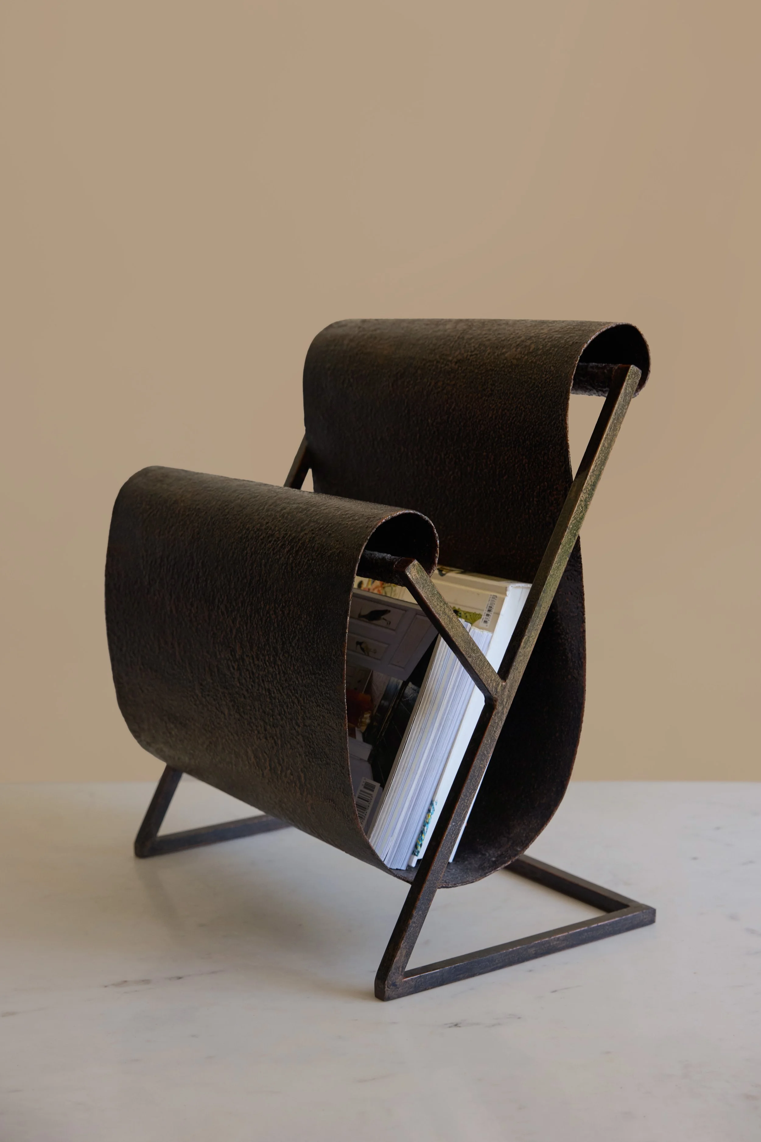 iron scroll mag rack 4.jpg