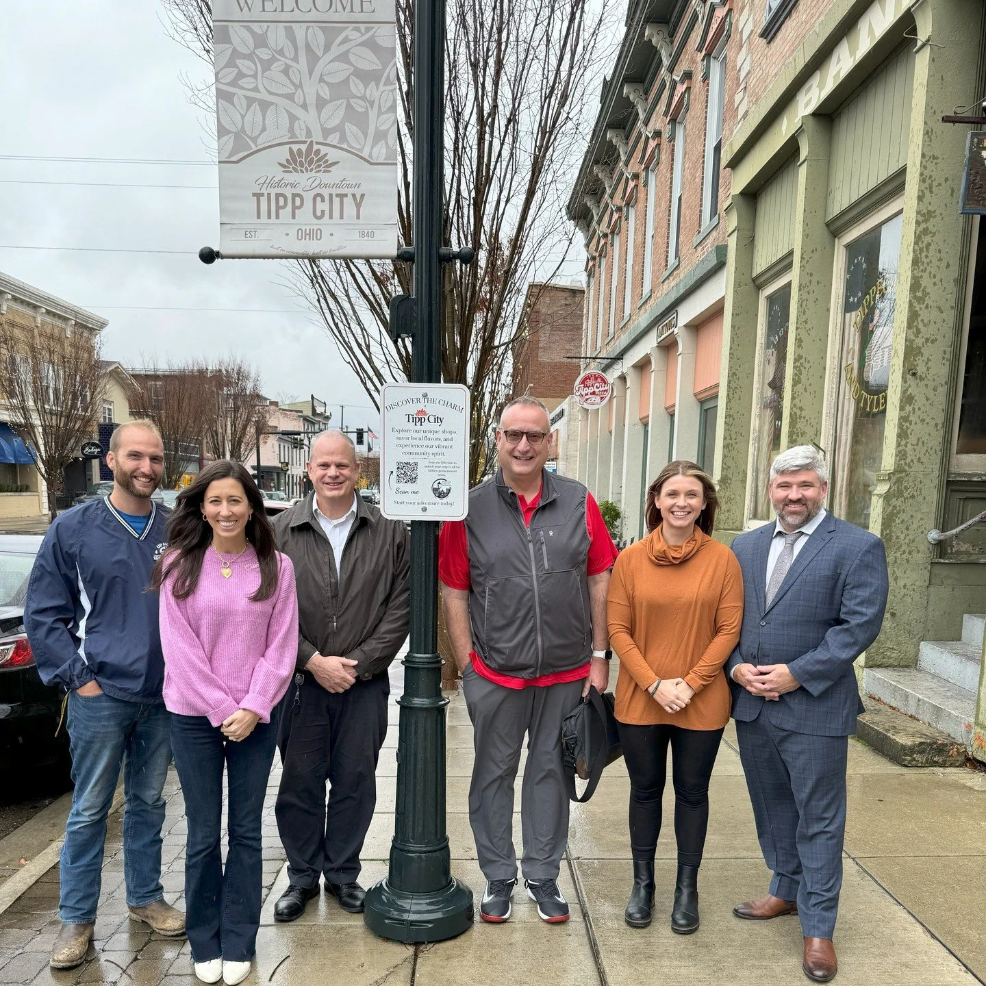 The Downtown Tipp City Partnership (DTCP) is proud to announce the installation of new wayfinding signs in the heart of downtown Tipp City. These thoughtfully designed signs culminate a community-driven initiative to provide visitors with clear direc