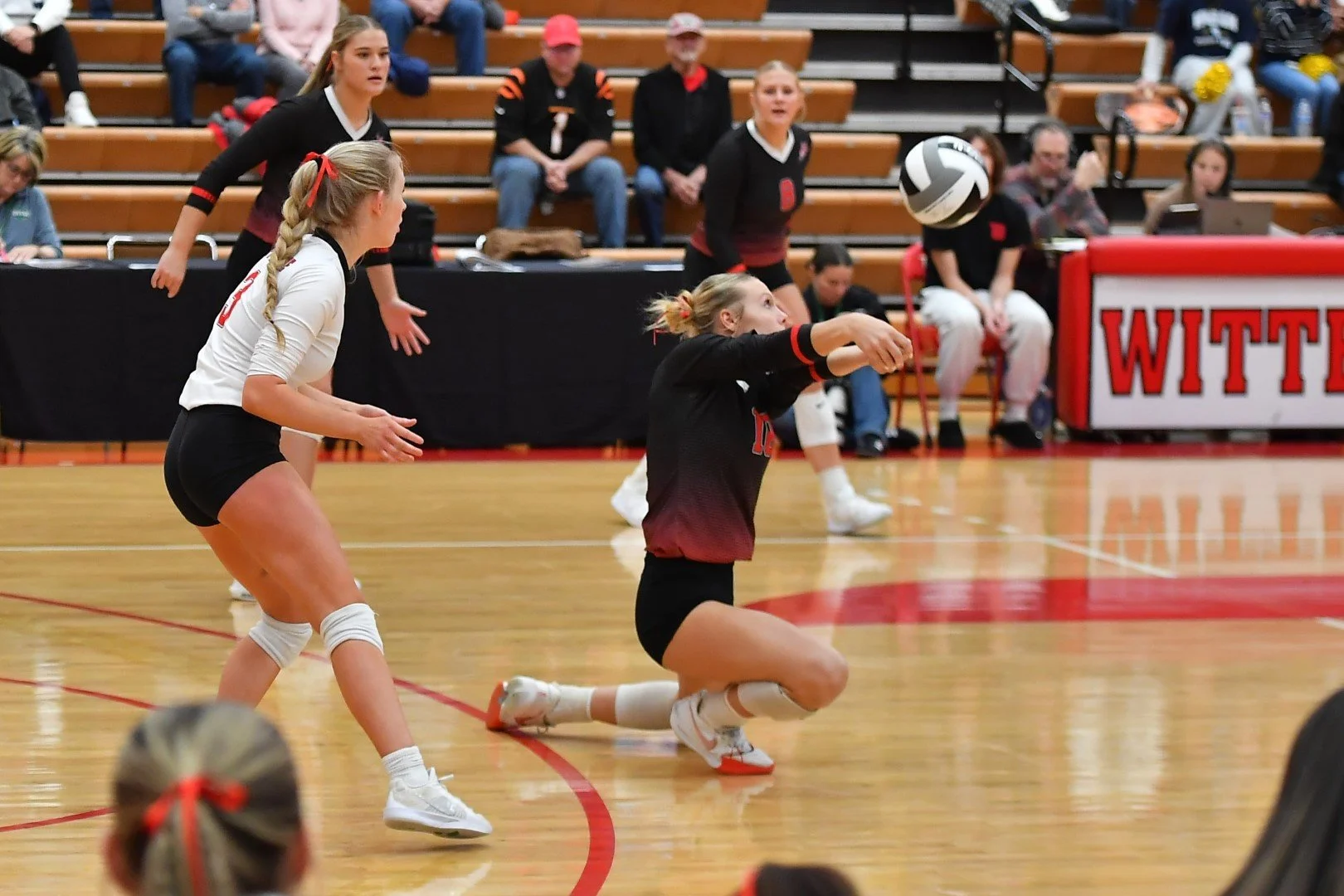 Volleyball state semis v Hoban1.JPG