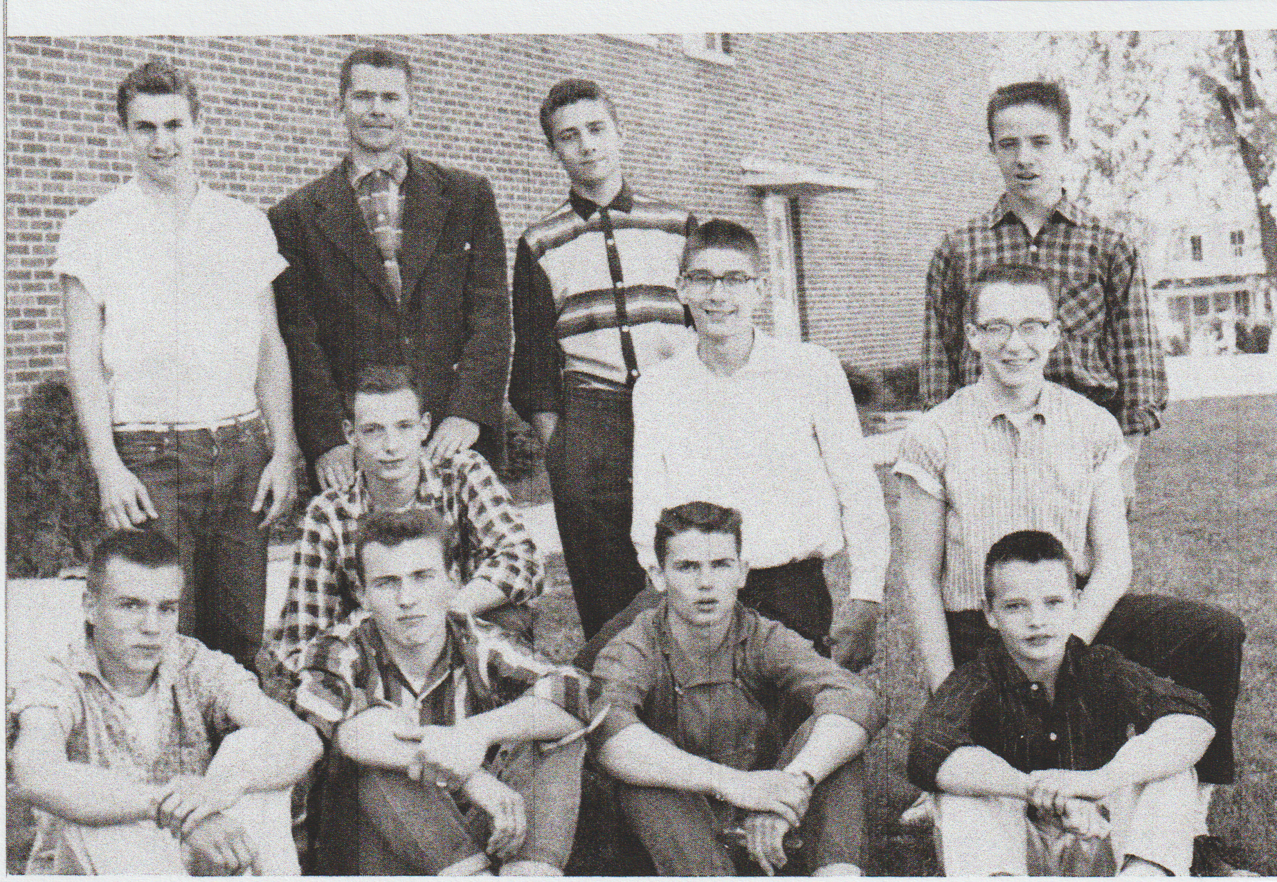 Vintage Tipp – First THS Cross-Country Track Team