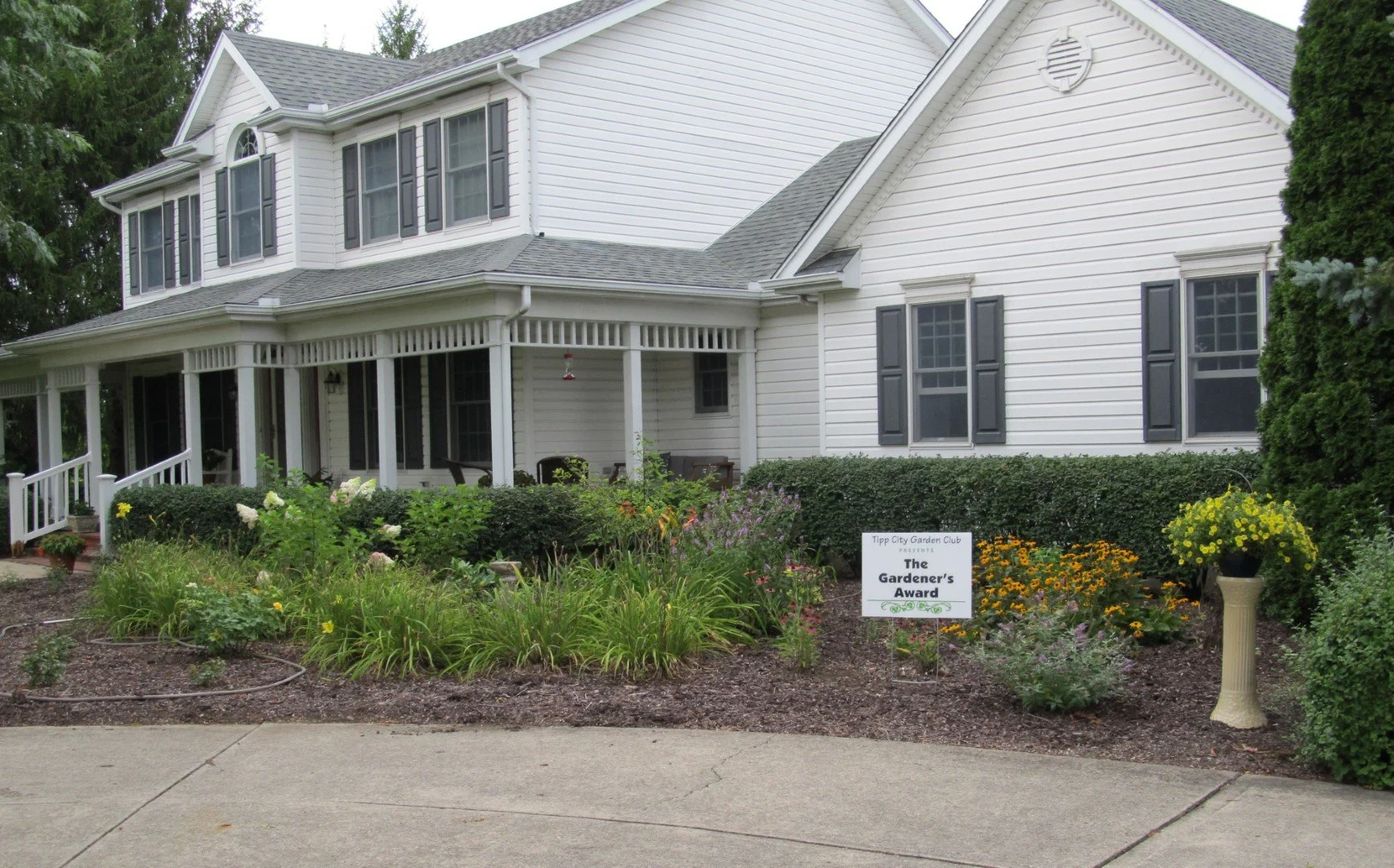 Inaugural year for the New Garden Club Award 756 S Hyatt St.JPG