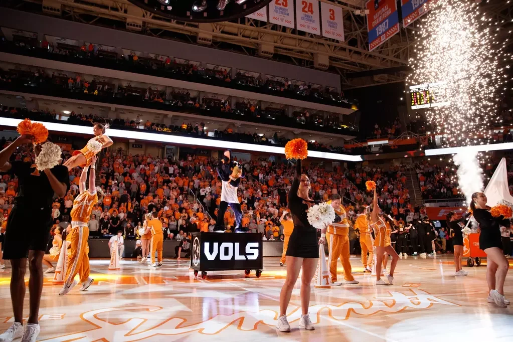 Vol Hoops Land At No. 17 In Preseason Coaches Poll