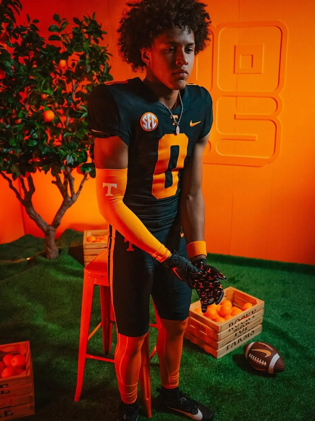 Top-50 Athlete Salesi Moa “Set To Stick” With Vols Following Michigan Visit