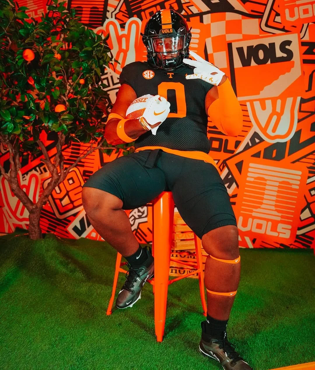 BOOM! Vols Land Three-Star DL NicQuayvion Simmons