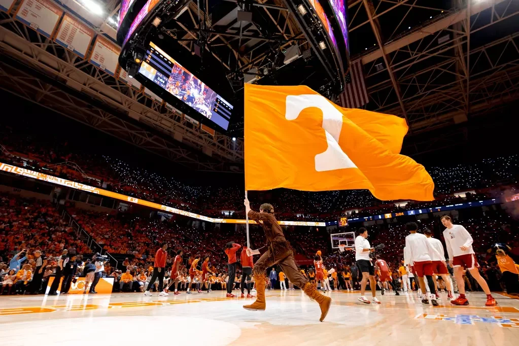 Vols Fall One Spot to No. 23 in AP Poll Following 0-2 Week