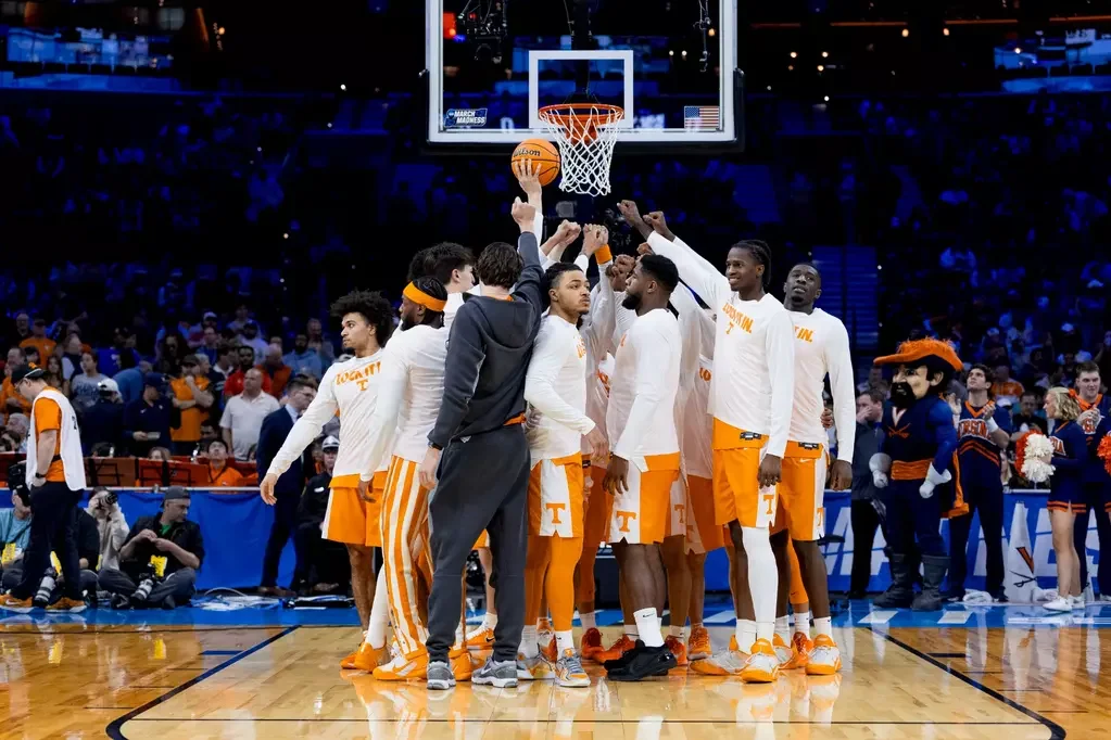 Vols Meet Cyclones in Sweet Sixteen Showdown for Spot in Elite Eight