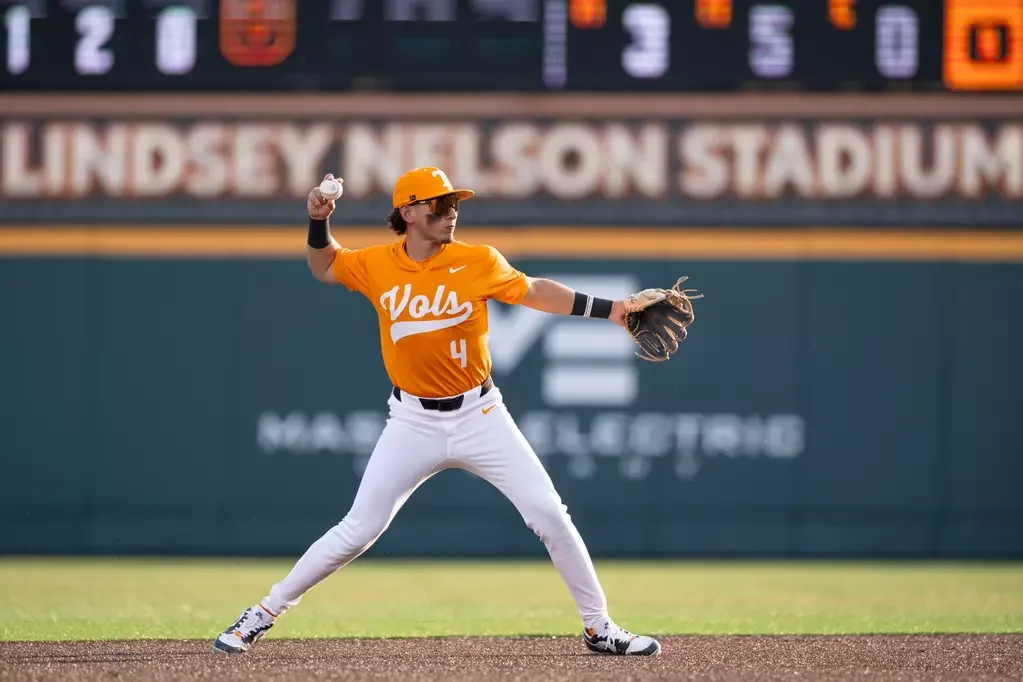 Arkansas Lands Former Tennessee Shortstop Manny Marin