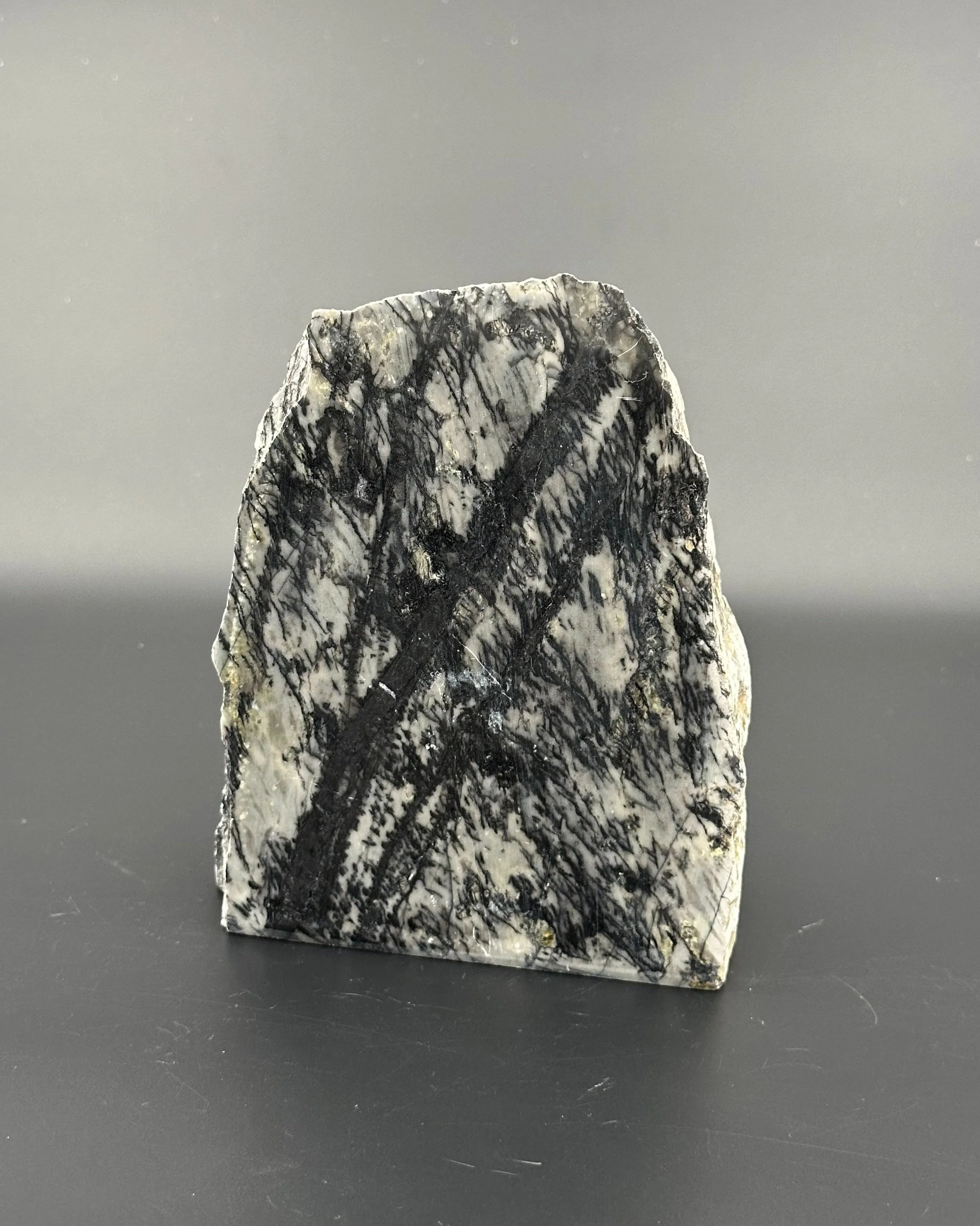 Net Jasper Cutbase Statue