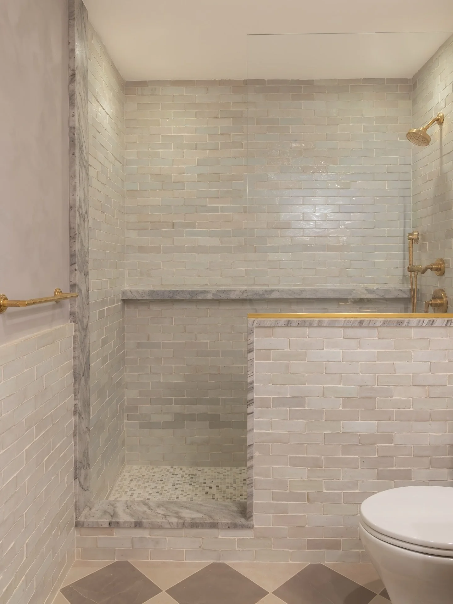 Walking into this gorgeous completion will never get old 🤍

Our installers hated me for this old world zellige tile but there&rsquo;s something about the imperfections that I just can&rsquo;t resist..proof that it&rsquo;s worth it..