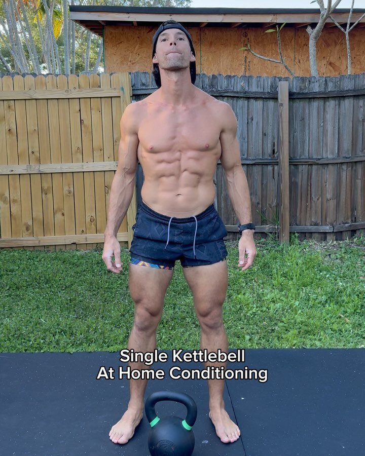 At Home Conditioning Workout 😤

Save this one if you&rsquo;re looking to improve cardio with one kettlebell. ✔️ 

5 Rounds x 6 Reps Each Side

Aim for 30 seconds between each move and 2 minutes between rounds. 

Building solid conditioning is easy w