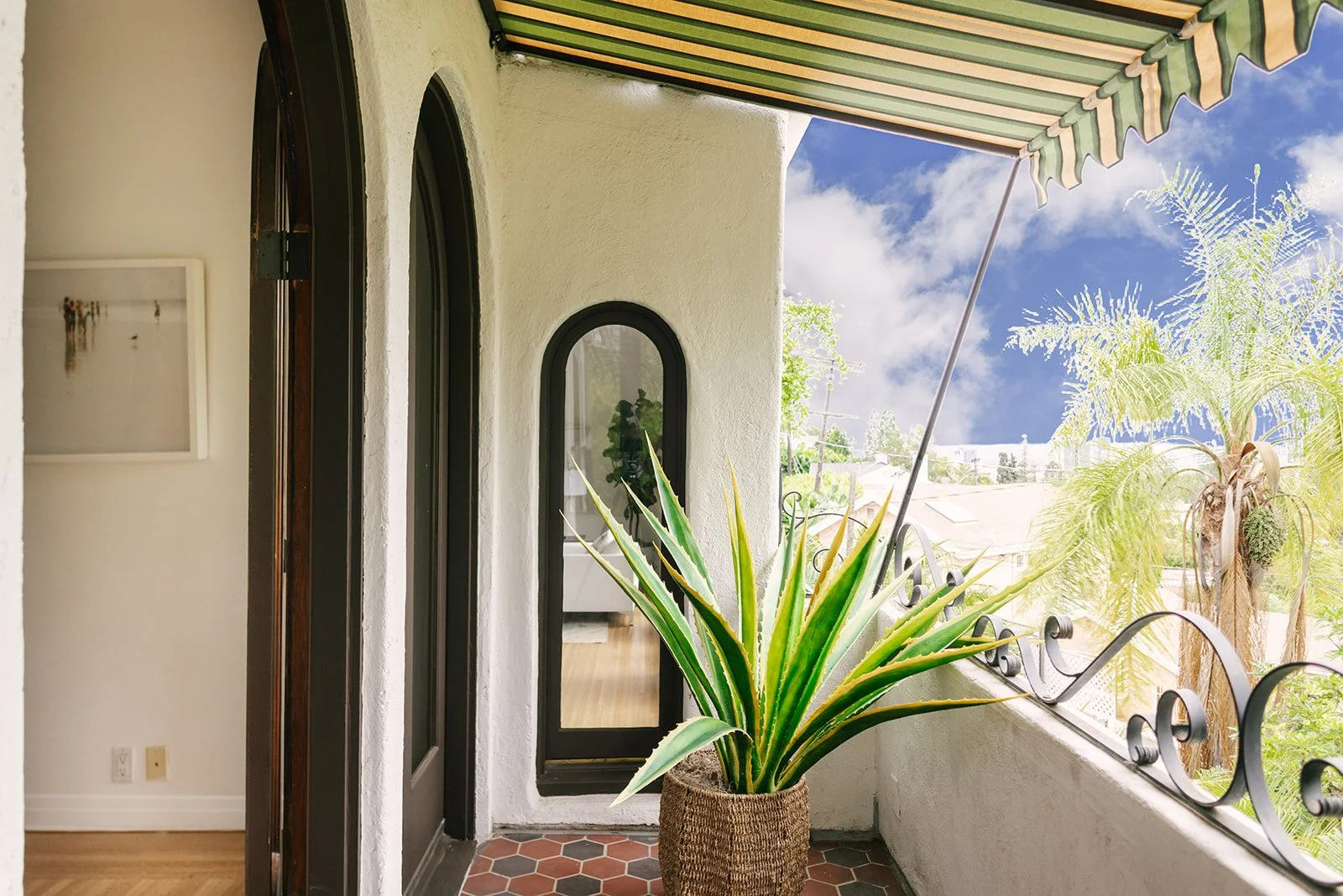 081DAMORE_2481Hollyridge_250601.jpg