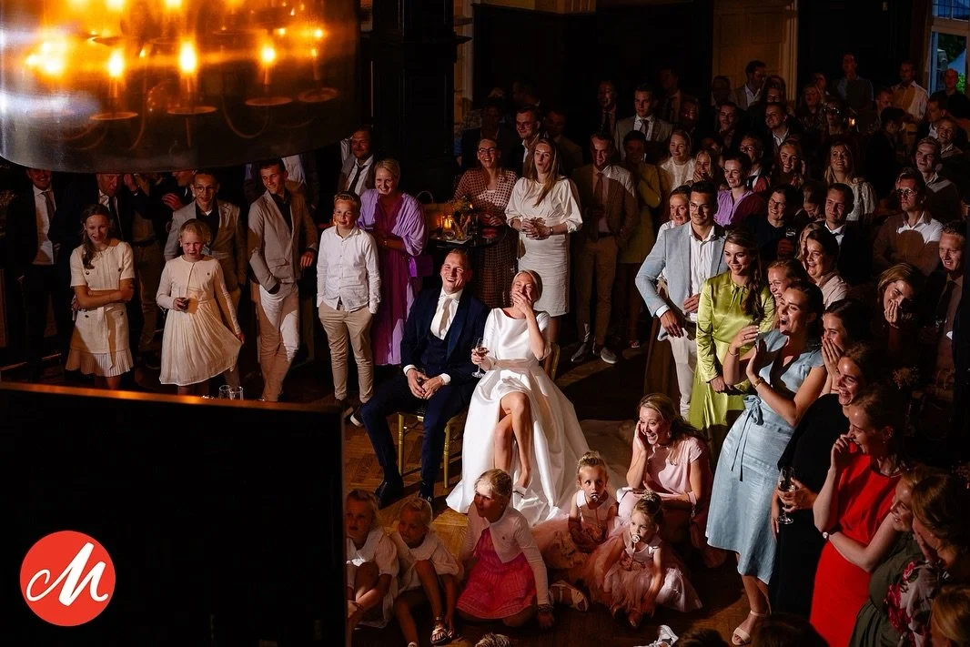 Op drie foto&rsquo;s van @leonardwalpot zit sinds vanmiddag een rode sticker: een @mastersofweddingphotography award 🥳

Foto 1: @annejetbeens &amp; @joblast1 @kasteeldehoogevuursche 
Foto 2: @hesterfuite &amp; @jordi_vandezande 
Foto 3: @waterlustde