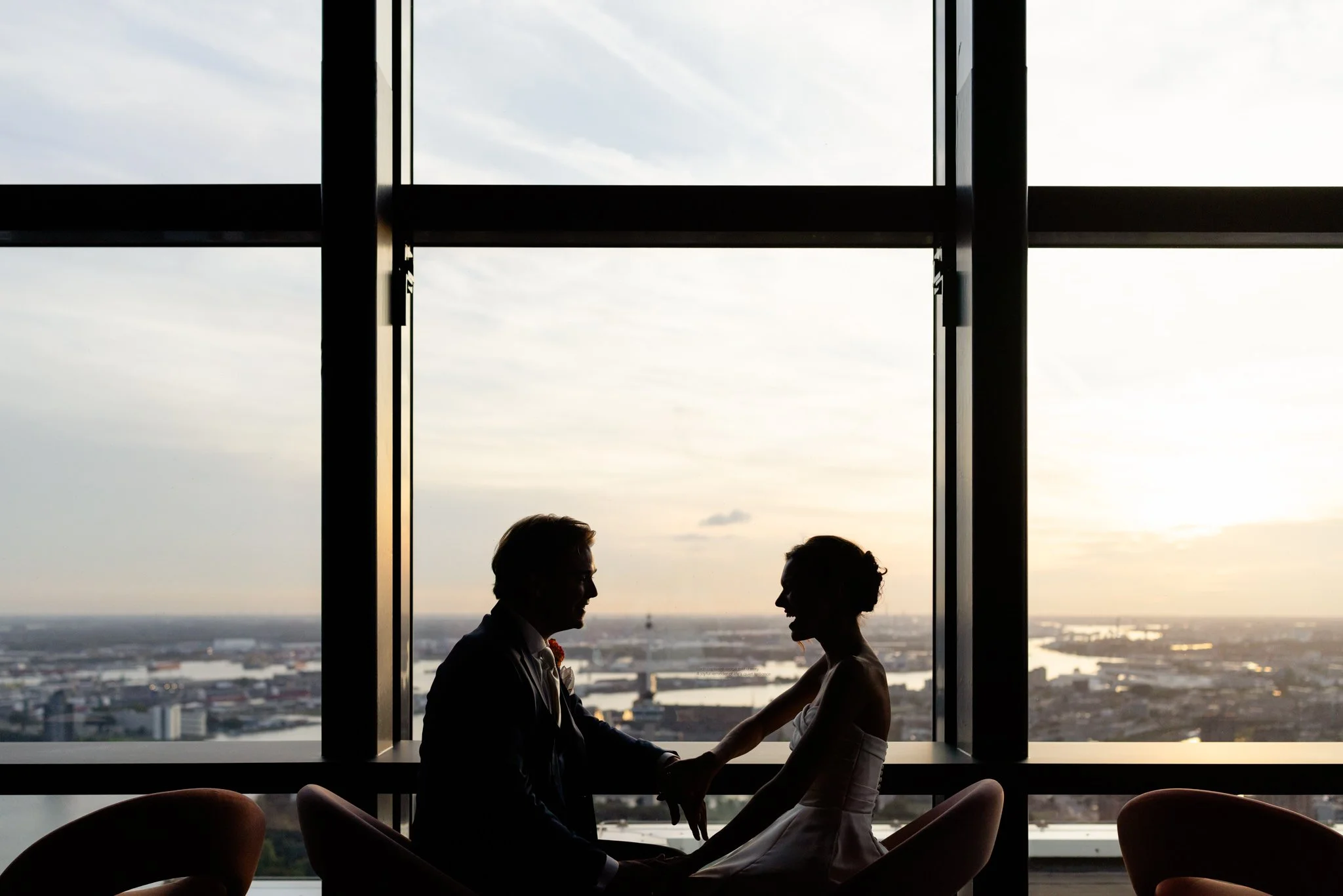 Trouwen op hoogte in Rotterdam: De bruiloft van Maarten &amp; Roos bij Celest in de Zalmhaventoren