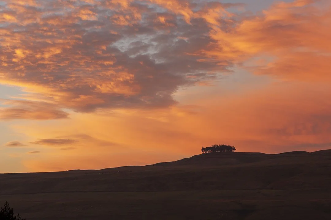 Sunrise over Kirkcarrion #2
(five minutes later than #1)