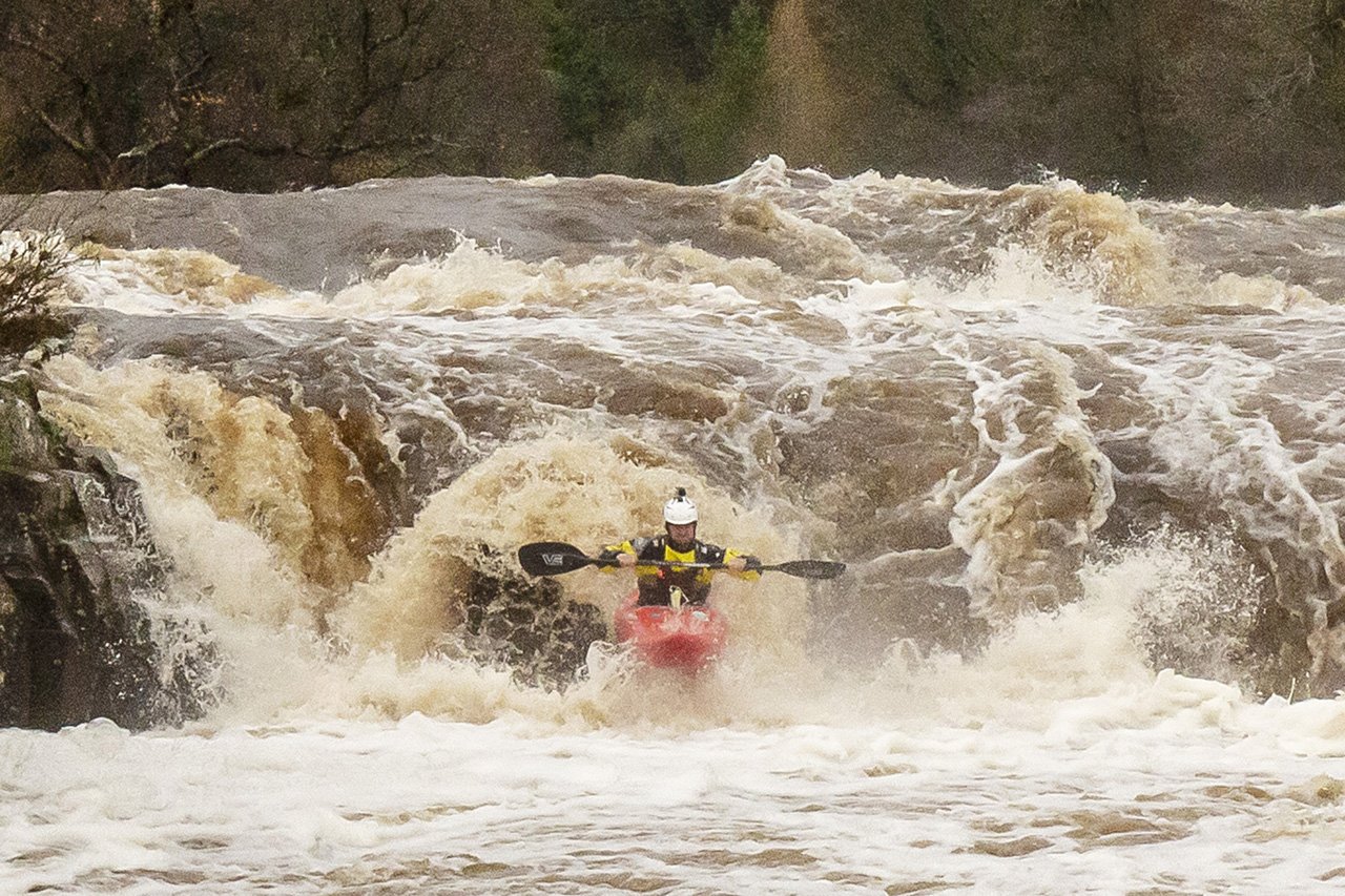 Lone kayaker, Storm Claudia (15/11/2015 )