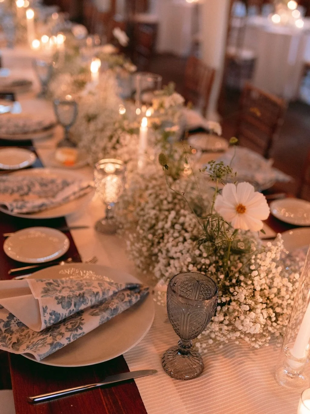 This in-between week feels made for comfort&mdash; good food, warm light, and gathering without a schedule.
Wishing you a cozy close to the year. 🤍🕯️🥂✨

📸: @anniepaigephoto