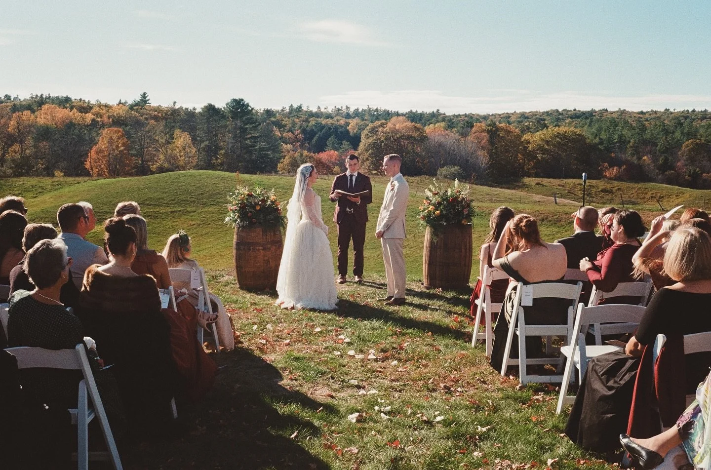 This is your sign to get married in Maine.🍁

M + J&rsquo;s October wedding was everything fall dreams are made of&mdash;65&deg;, sunny, peak foliage, and the most breathtaking Maine scenery. Wrapped in golden light, with ladybugs drifting through th