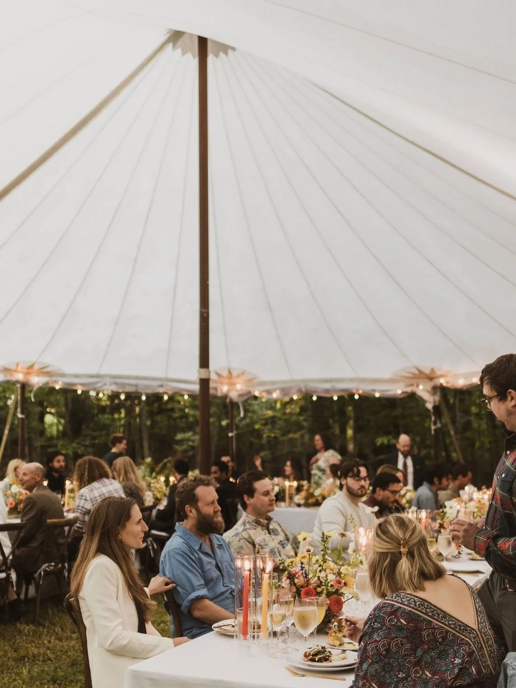 Longer days, garden blooms, and dinners beneath the sail tent. Spring wedding season is almost here. 🌸🌷

&bull;

Catering, Bar, Day-of Coordination, Planning: @blacktiecateringandevents 
Photography: @chrisbennettweddings 
Florist: @honeysuckleway 