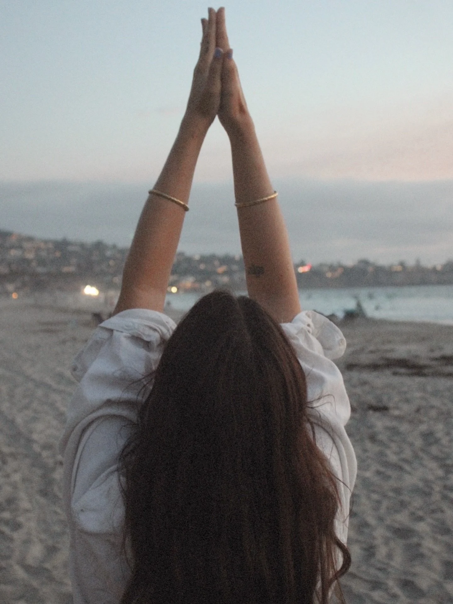 Life lately&hellip; slow evenings, ocean air, and sunsets that feel like a gentle exhale 🌅