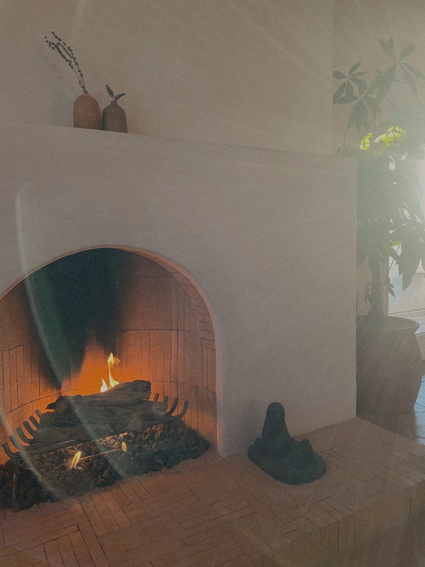 The crackle becomes a prayer,
the warmth a blessing,
the light a mystical map back to the self🕯️