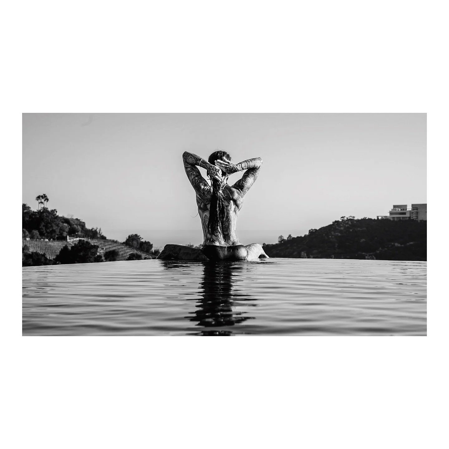 The pool - ⭐️ in the pool @slapguru 
Musician , tattoo bad ass. 📸 @hunkelswede 
Co conspires @jordanatkinsloria @kellyfogelphotography

.
.
.
.
.
.

#SonyAlpha
#SonyCameras
#SonyPhotographers
#BlackAndWhitePhotography
#FineArtPhotography
#HighEndArt