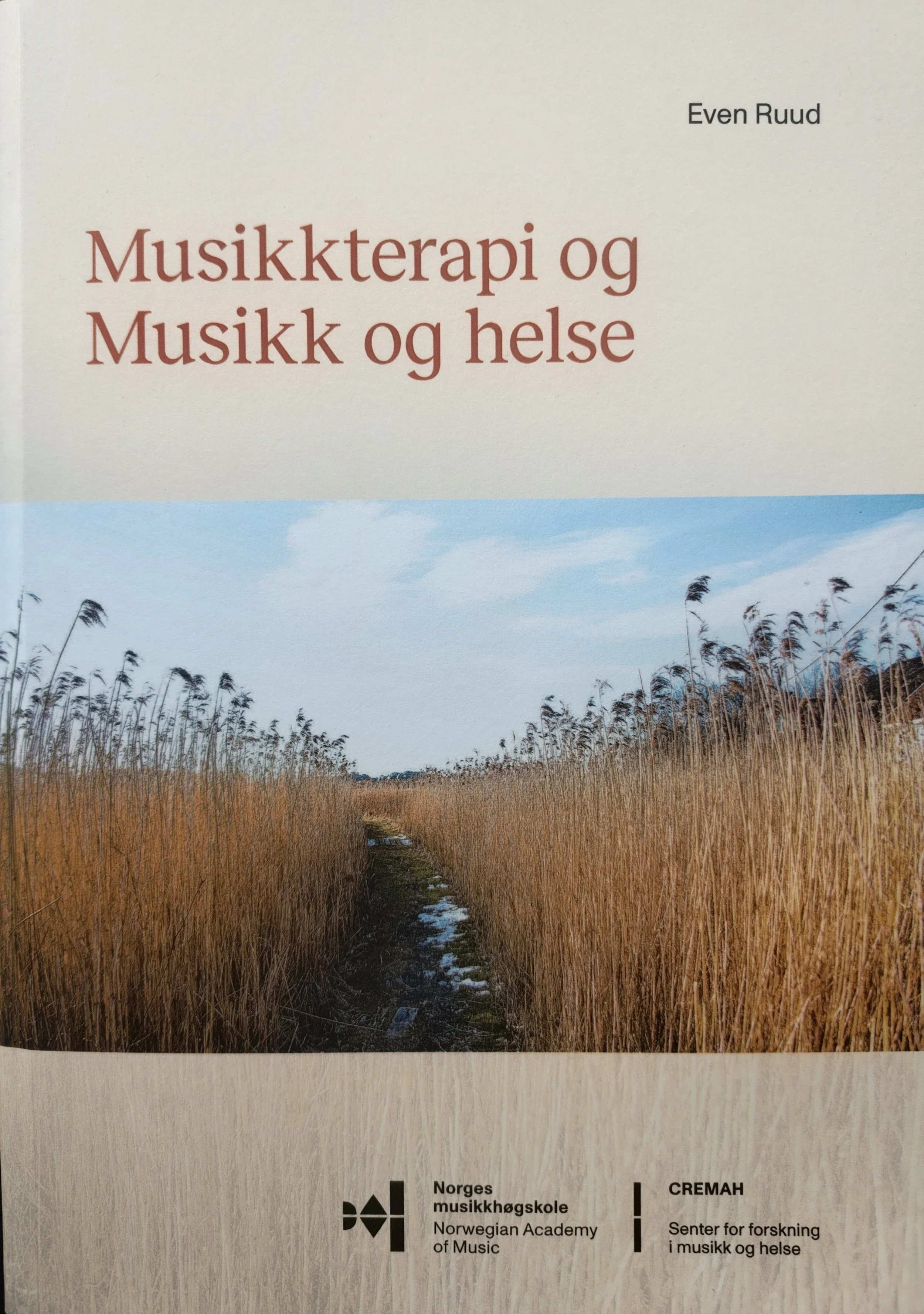 Bokanmeldelse av «Musikkterapi og Musikk og helse»
