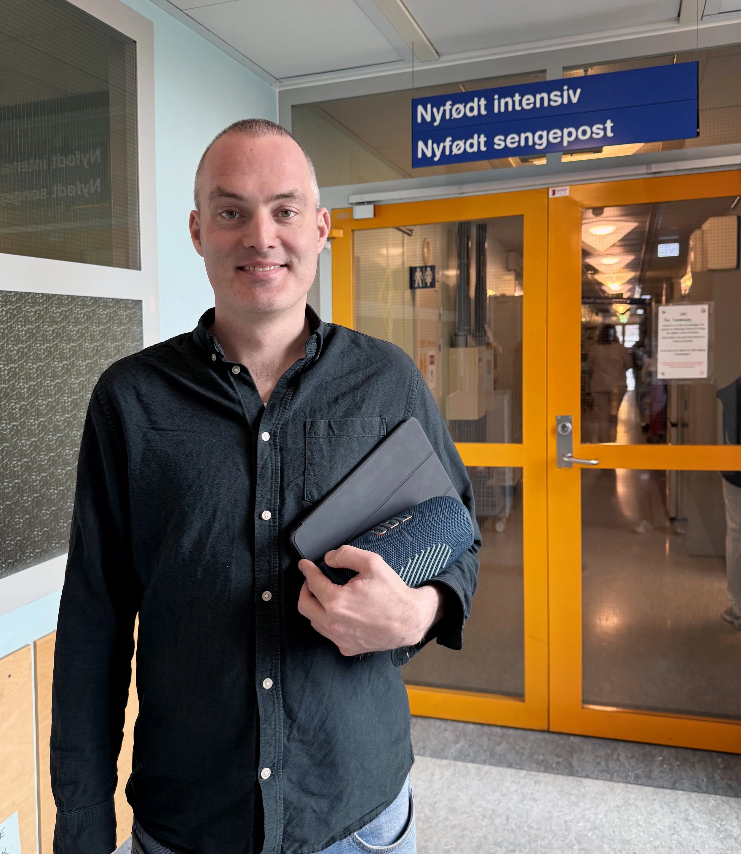 Pusterom i musikk for foreldre - En utforsking av et MI-gruppetilbud for foreldre på en nyfødtintensiv avdeling.