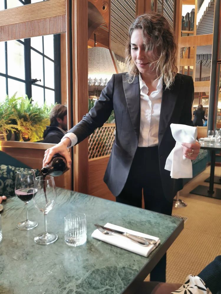 Café Lapérouse staff uniform