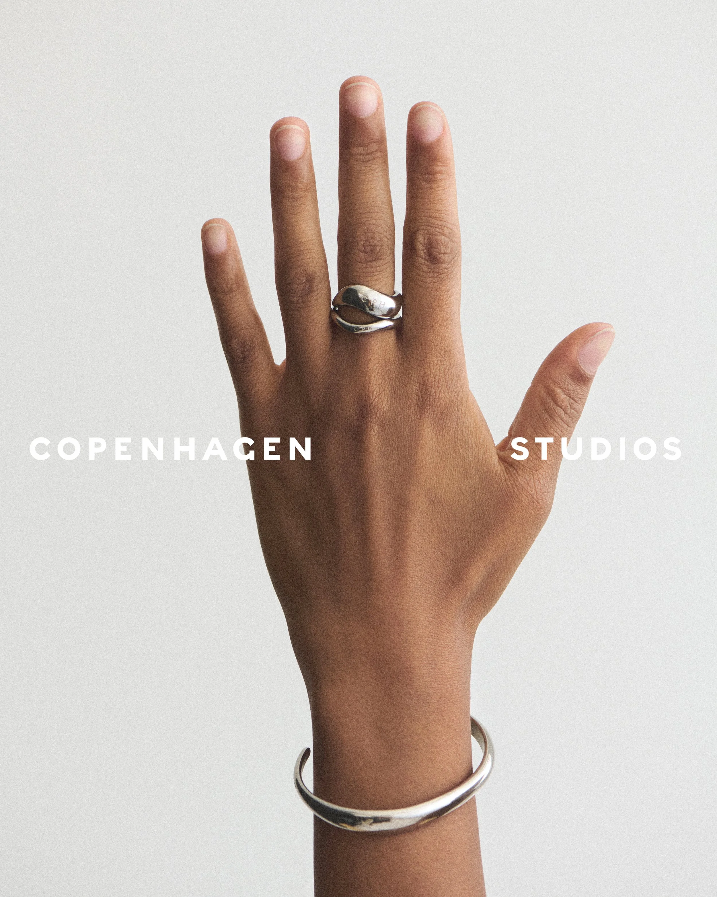 260810_cph_look31_1651_logo.jpg