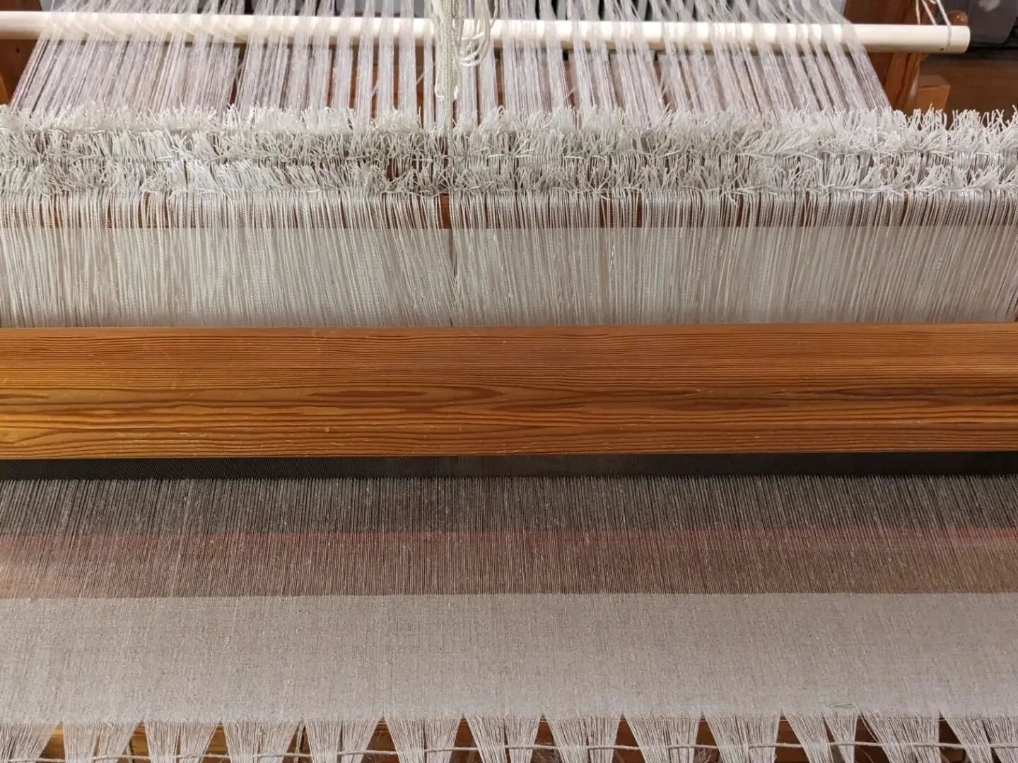 I'm really excited about this linen denim!

#denim #linen #handwovenlinen #handweaving #weavetosew