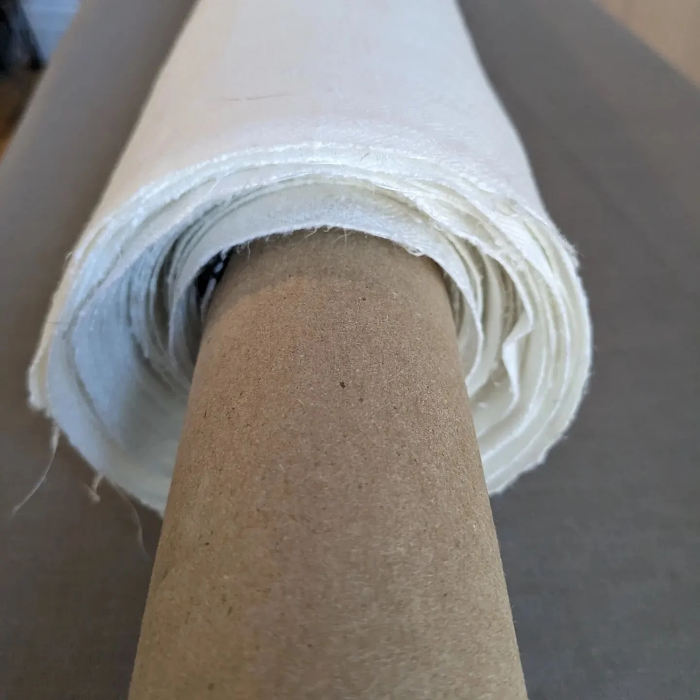 If only I could leave my handwoven fabric in a nice fat roll of cloth to admire.

#handweaving #weaving #linen #handwovencloth #weavetosew