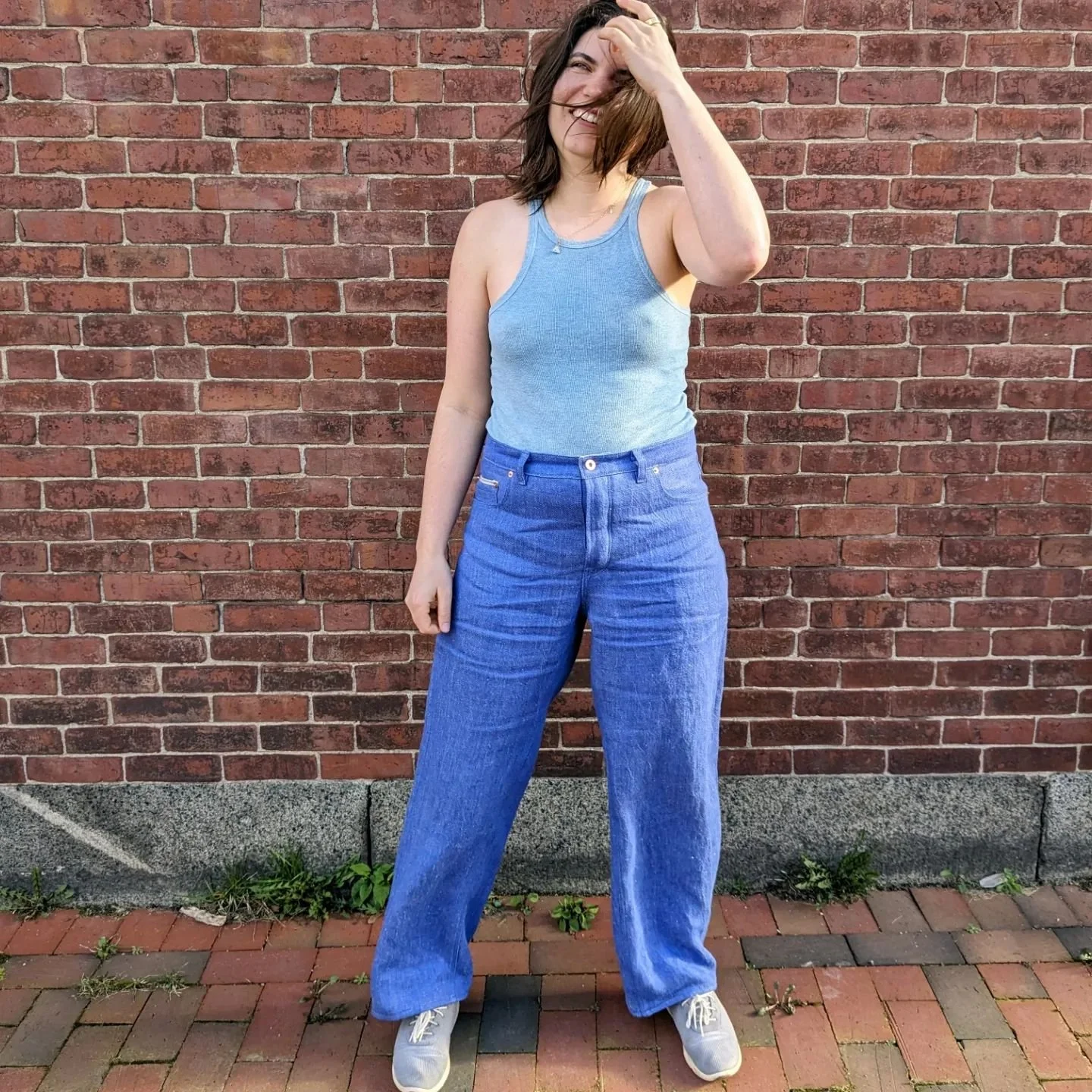 I spent a week at @weaverscroft with @prayersforwhatis and @accaciamax working on a pattern for the perfect jean for my handwoven linen denim.
👖
Here's the result! @sewingwithspirits called them &quot;date night jeans&quot; which I think is the best