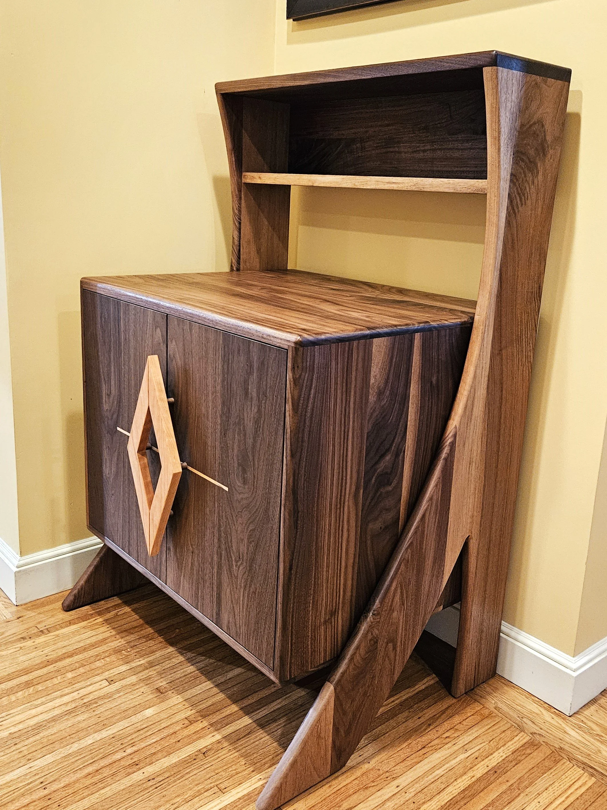 Carlson Hutch